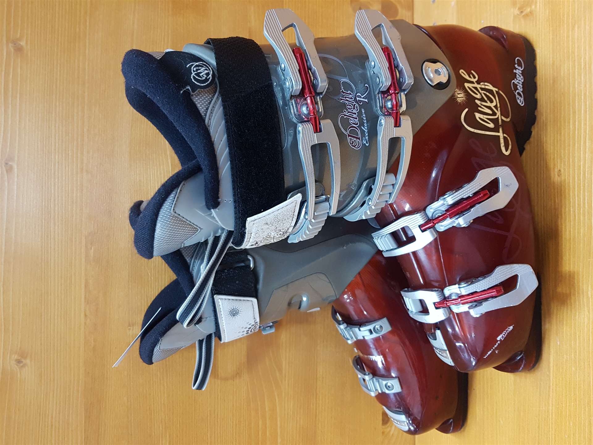 Použité lyžiarky LANGE Delight Exclusive R