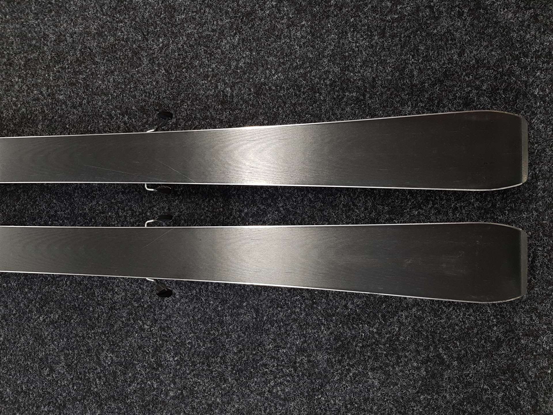 Použité lyže ATOMIC Black Minx + viazanie Atomic 4Tix 10