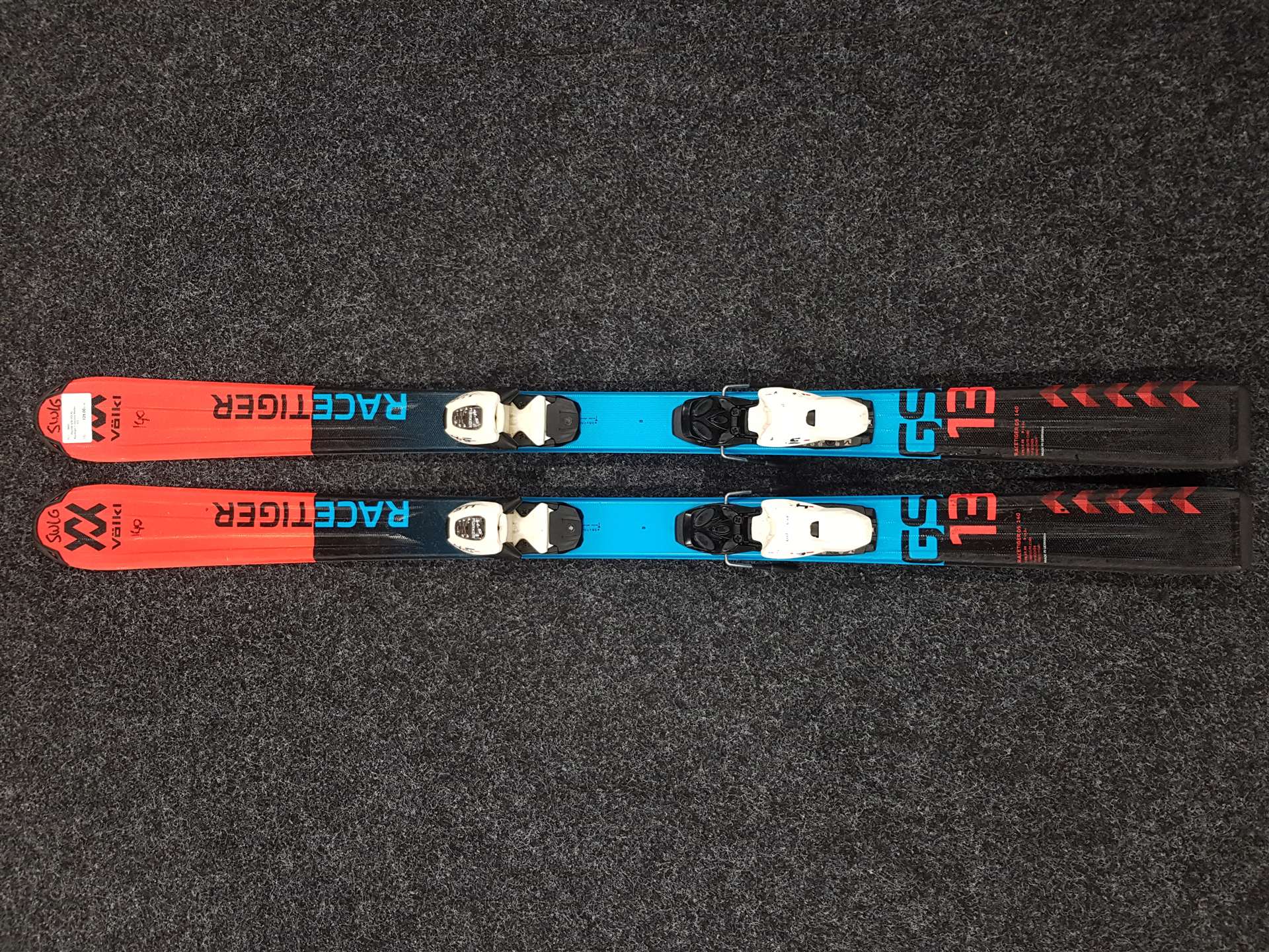 Gebrauchte VÖLKL Racetiger Ski + Marker 4.5 Bindungen