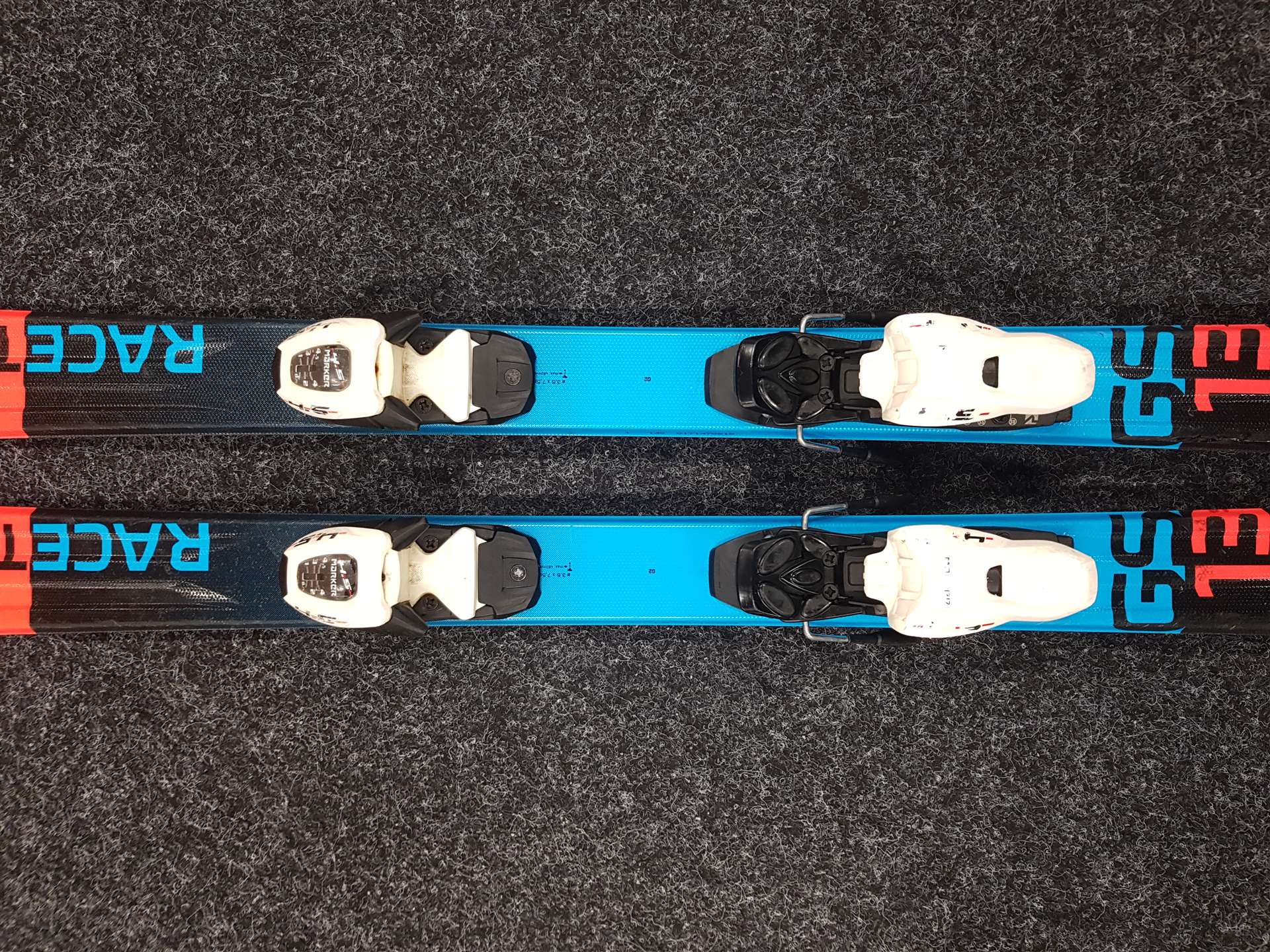Gebrauchte VÖLKL Racetiger Ski + Marker 4.5 Bindungen