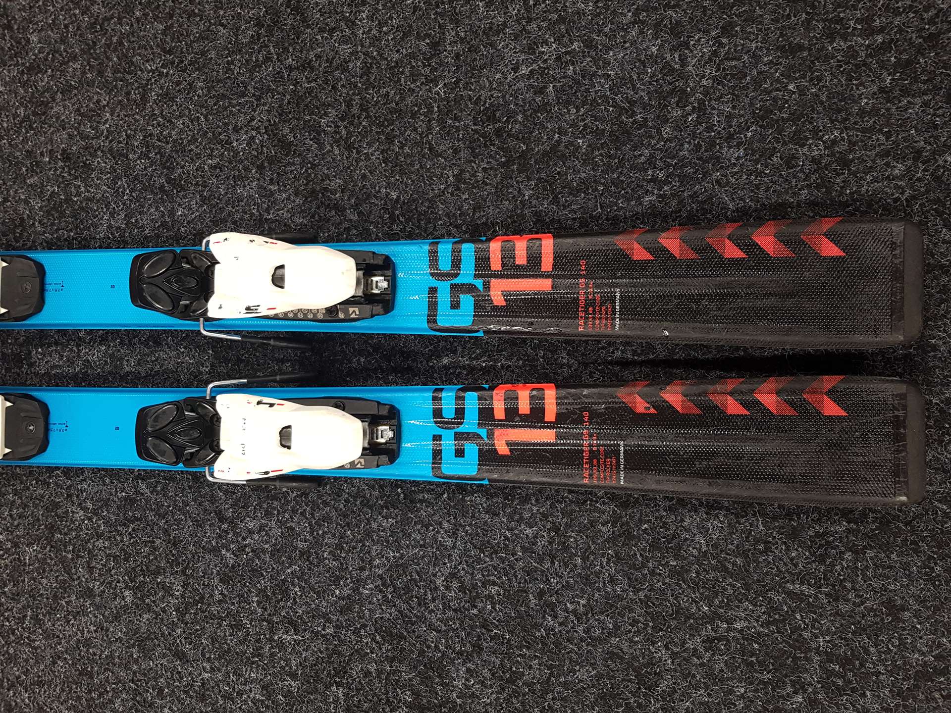 Gebrauchte VÖLKL Racetiger Ski + Marker 4.5 Bindungen