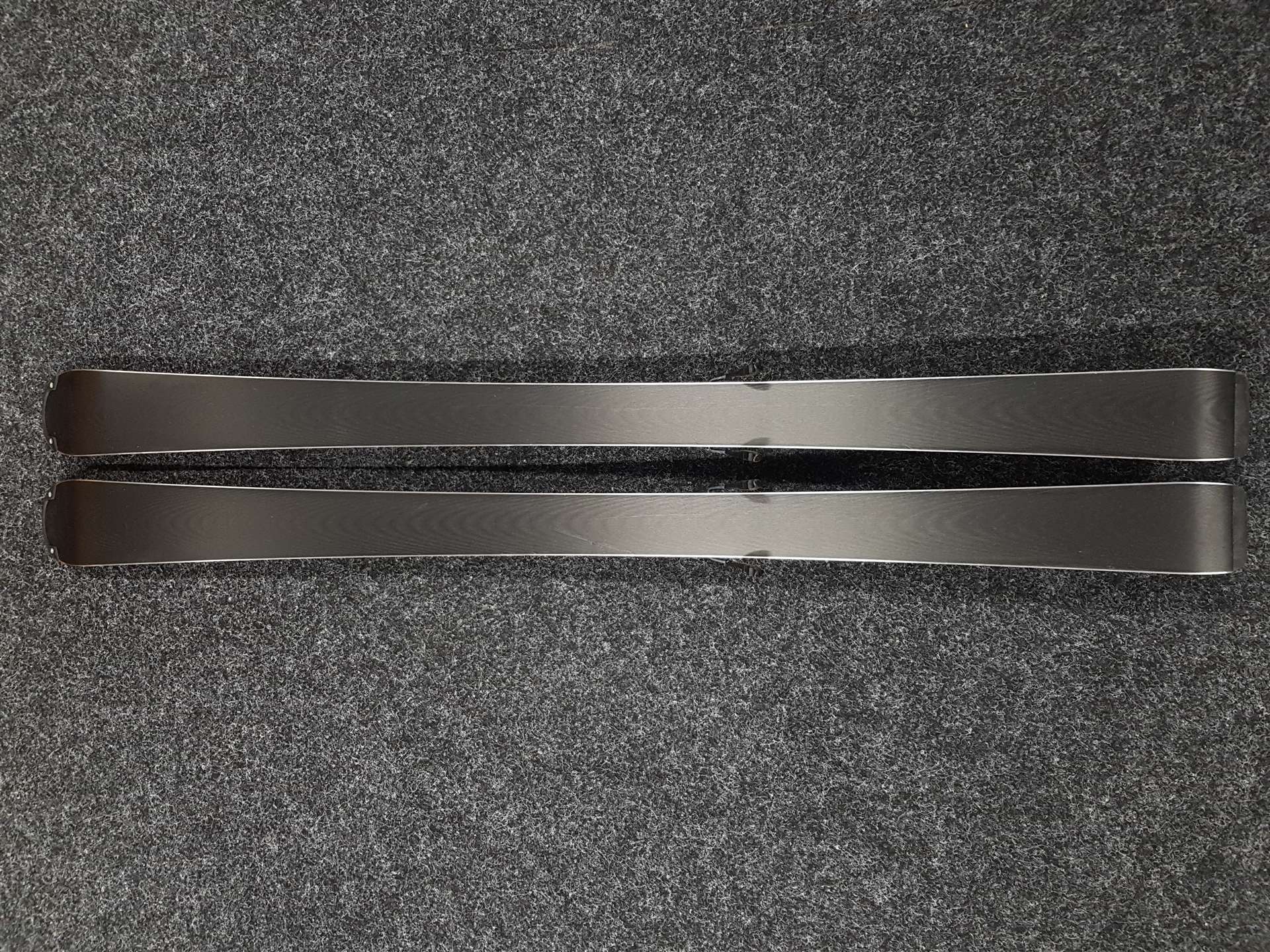 Gebrauchte VÖLKL Racetiger Ski + Marker 4.5 Bindungen