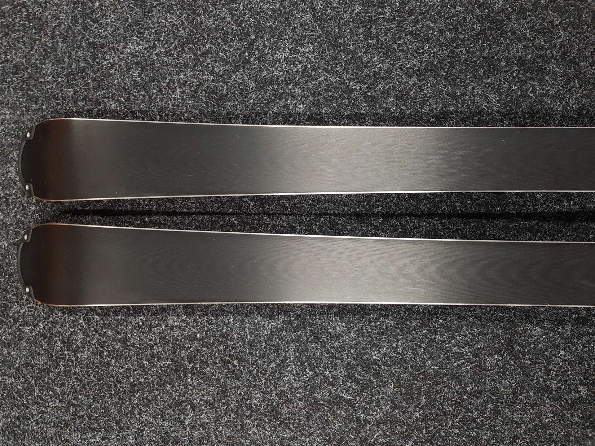 Gebrauchte VÖLKL Racetiger Ski + Marker 4.5 Bindungen