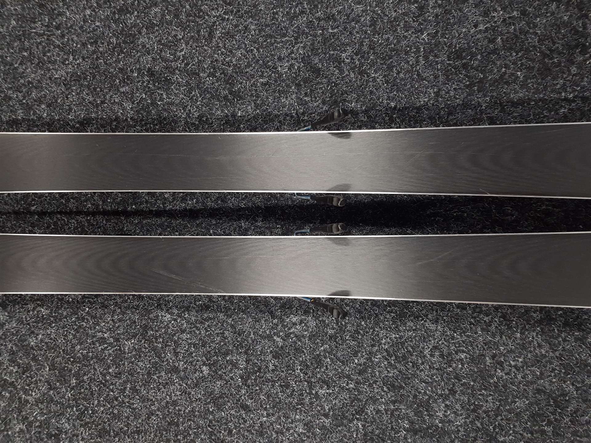 Gebrauchte VÖLKL Racetiger Ski + Marker 4.5 Bindungen