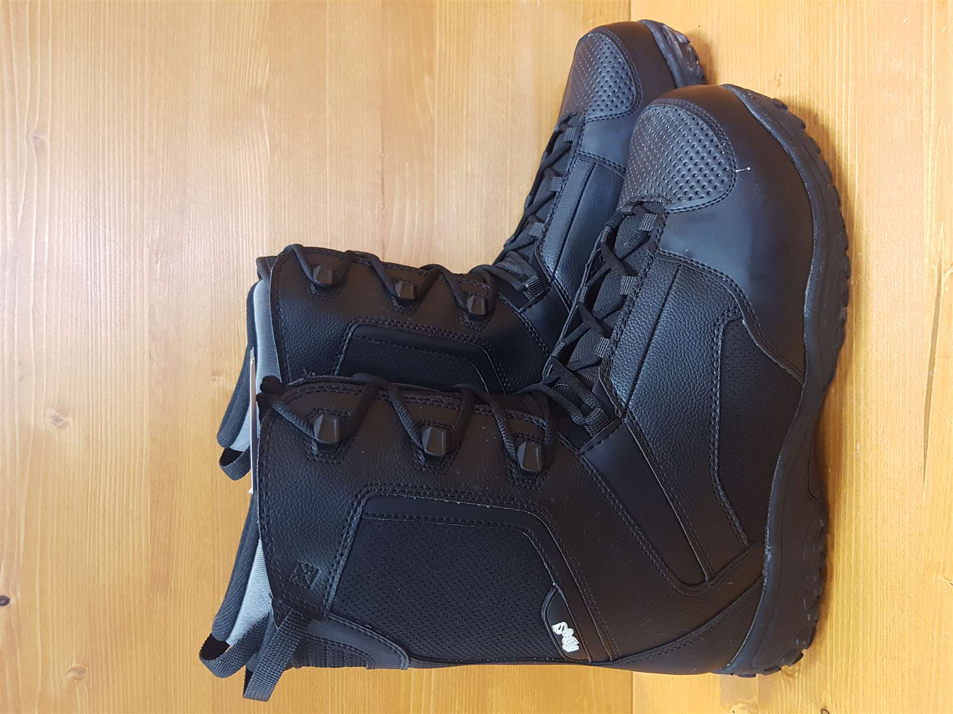 Ghete de snowboard NIDUS folosite