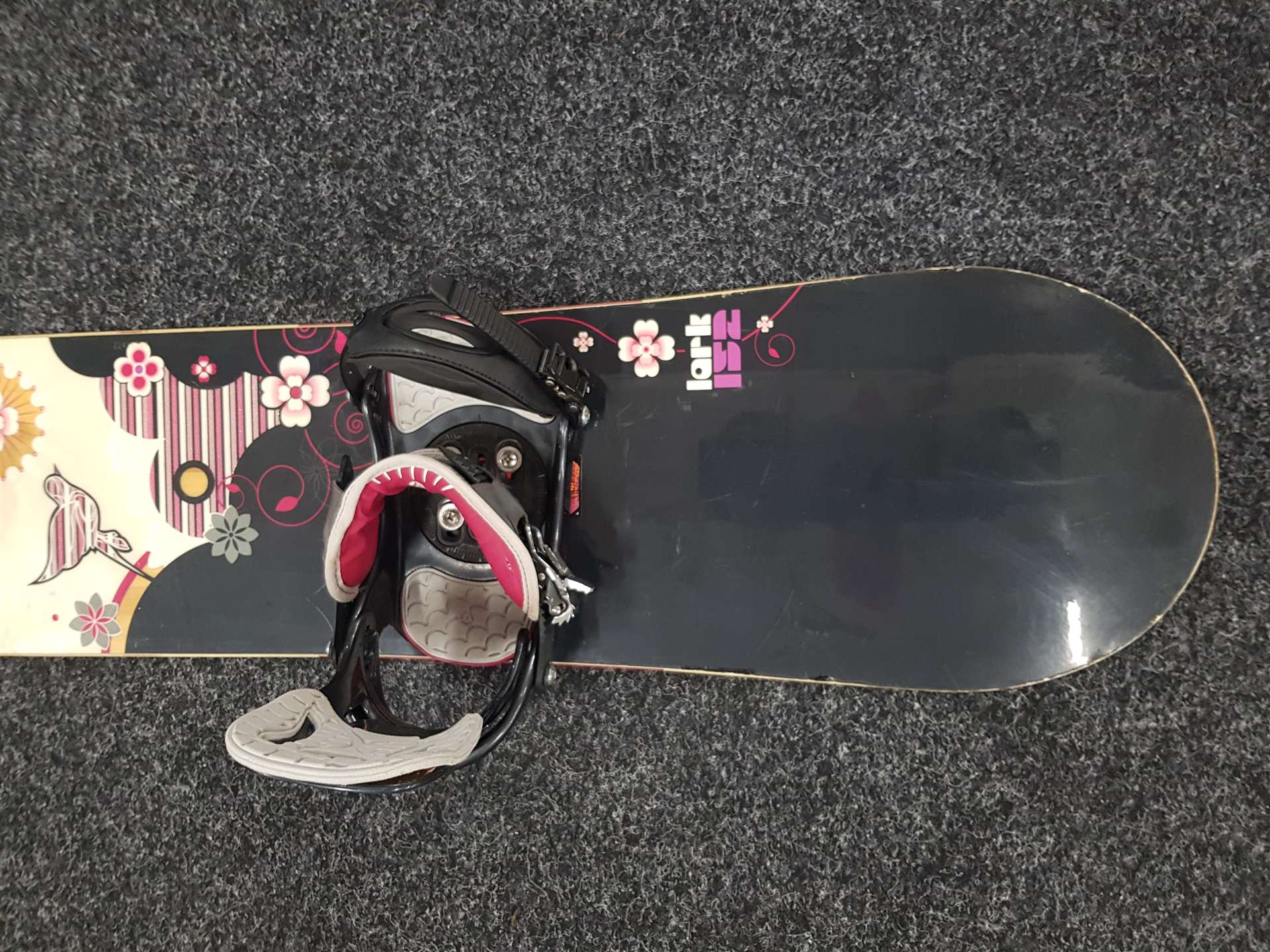 Używana deska snowboardowa SALOMON Lark + wiązania Salomon rozmiar S/M