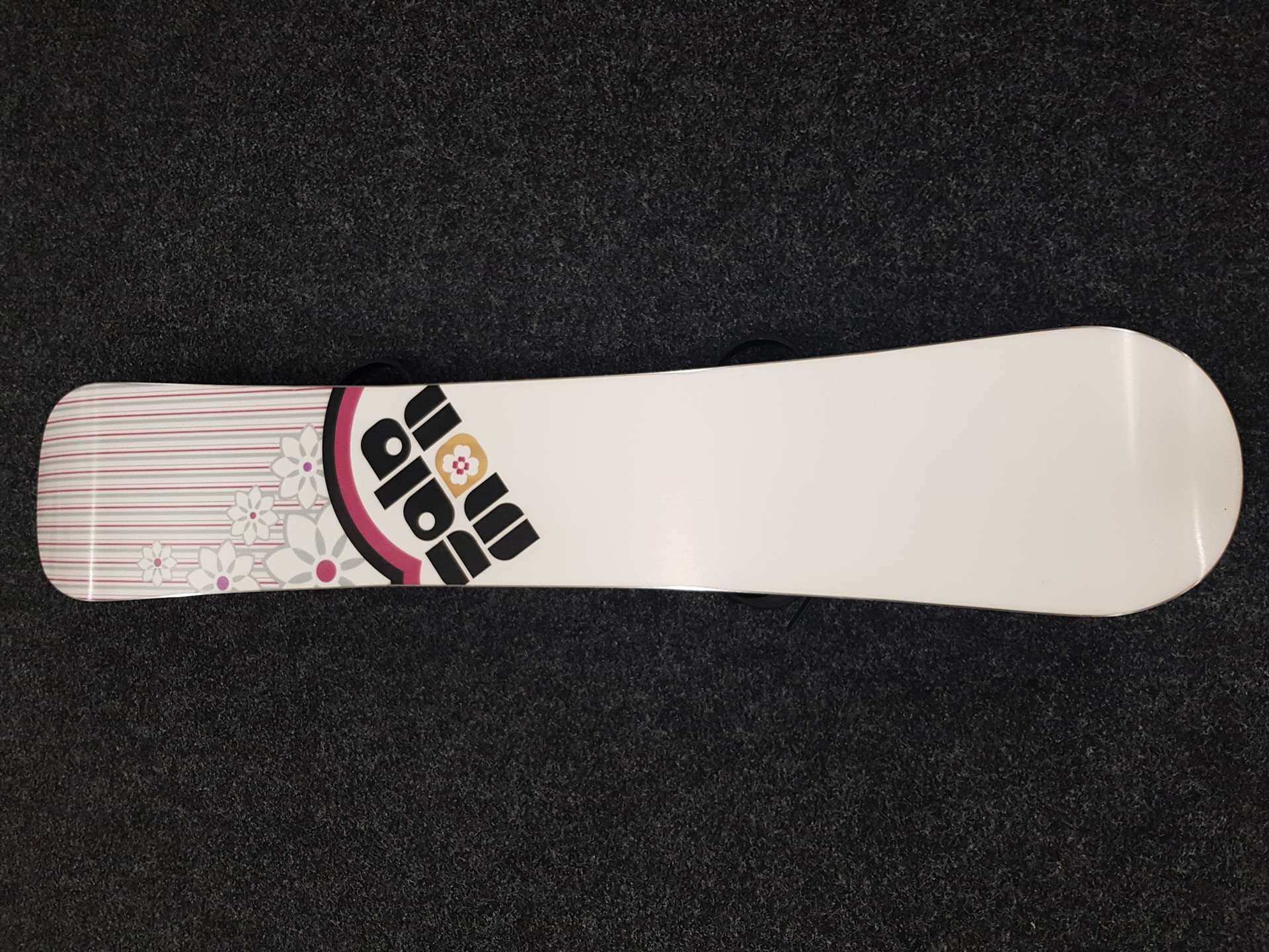 Używana deska snowboardowa SALOMON Lark + wiązania Salomon rozmiar S/M
