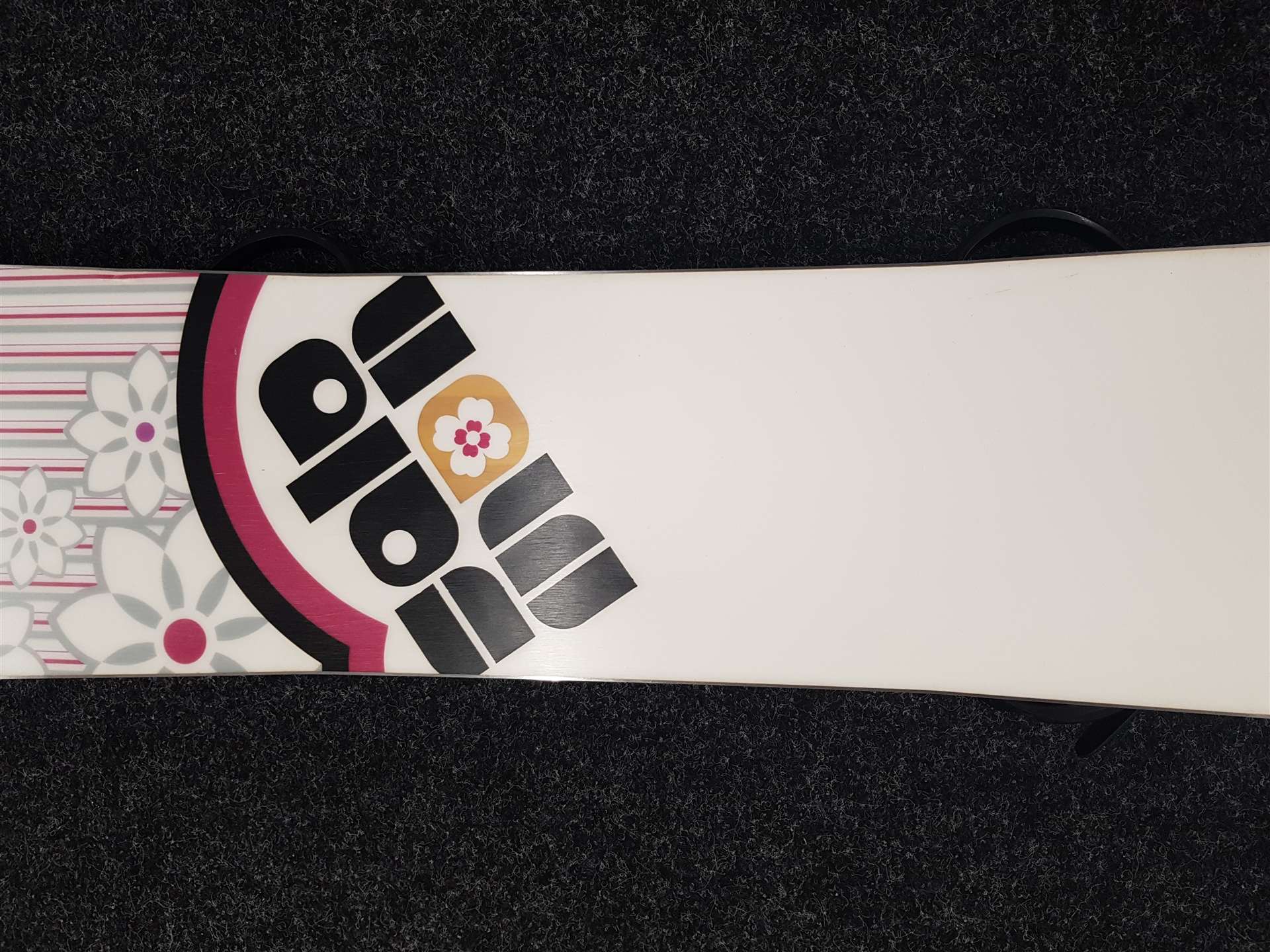Używana deska snowboardowa SALOMON Lark + wiązania Salomon rozmiar S/M