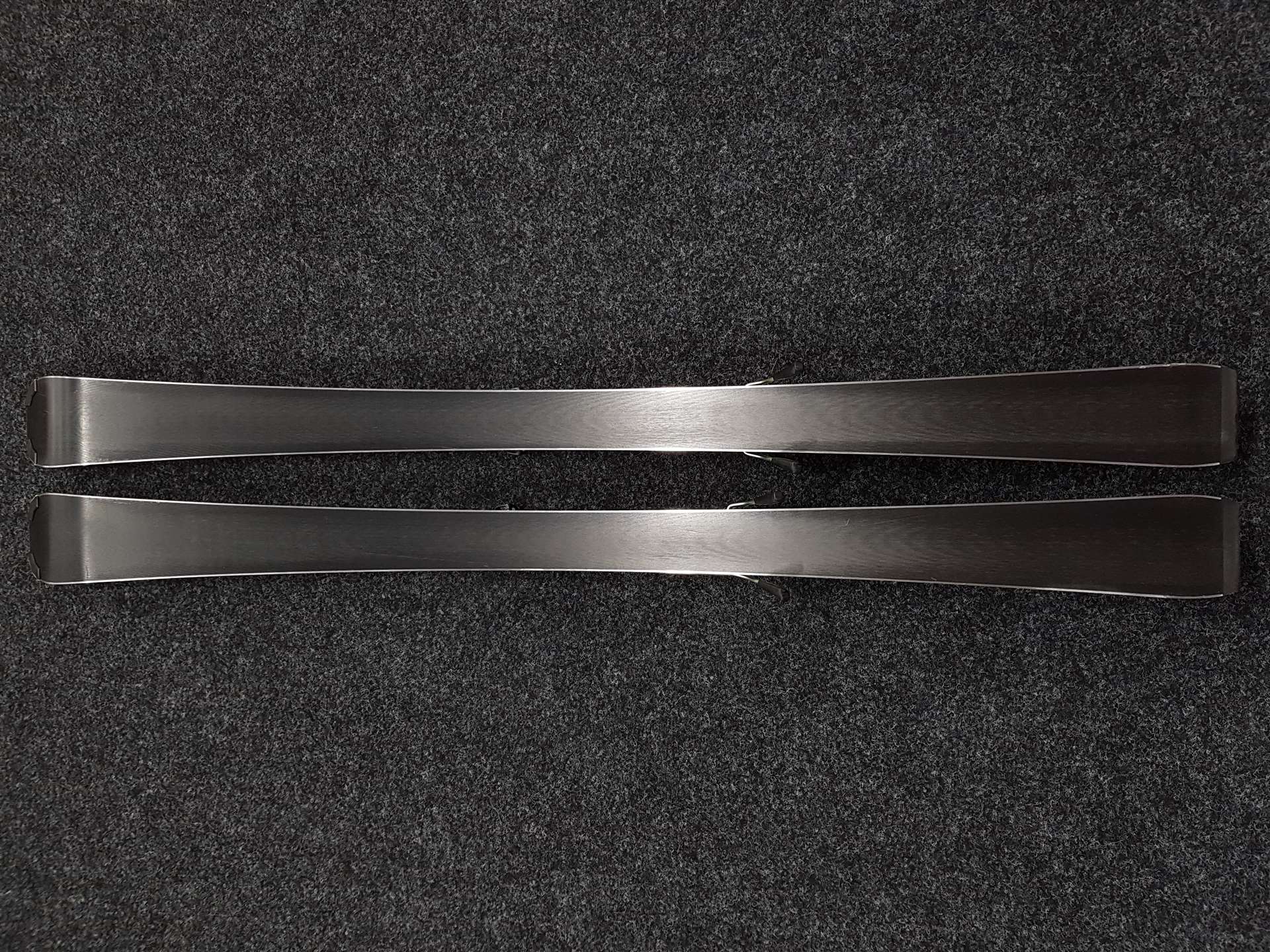 Použité lyže HEAD Super Shape ERA 2.0 + viazanie Head SLR 7.5