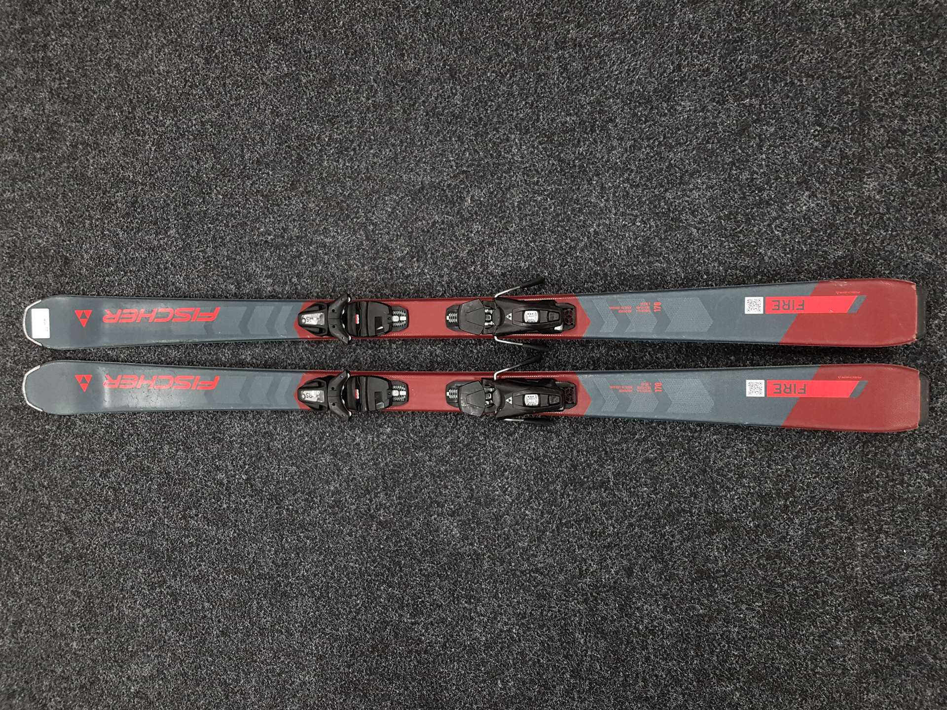 Używane narty FISCHER Fire + wiązania Fischer RS 9