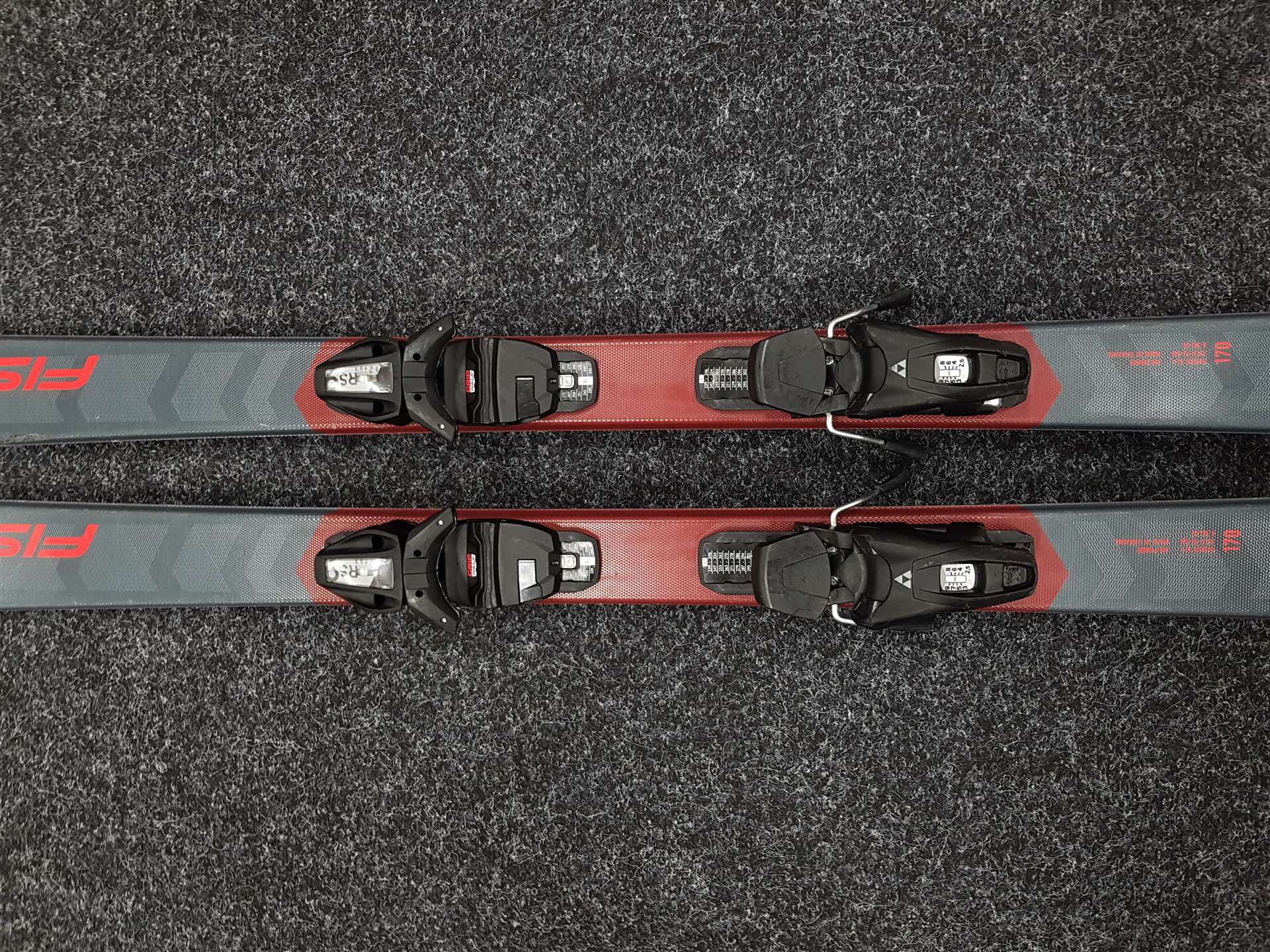 Używane narty FISCHER Fire + wiązania Fischer RS 9