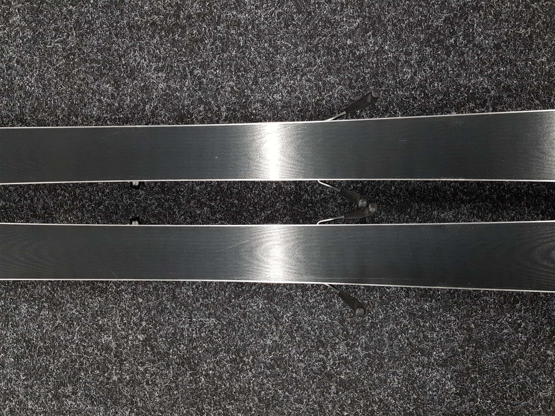 Używane narty FISCHER Fire + wiązania Fischer RS 9
