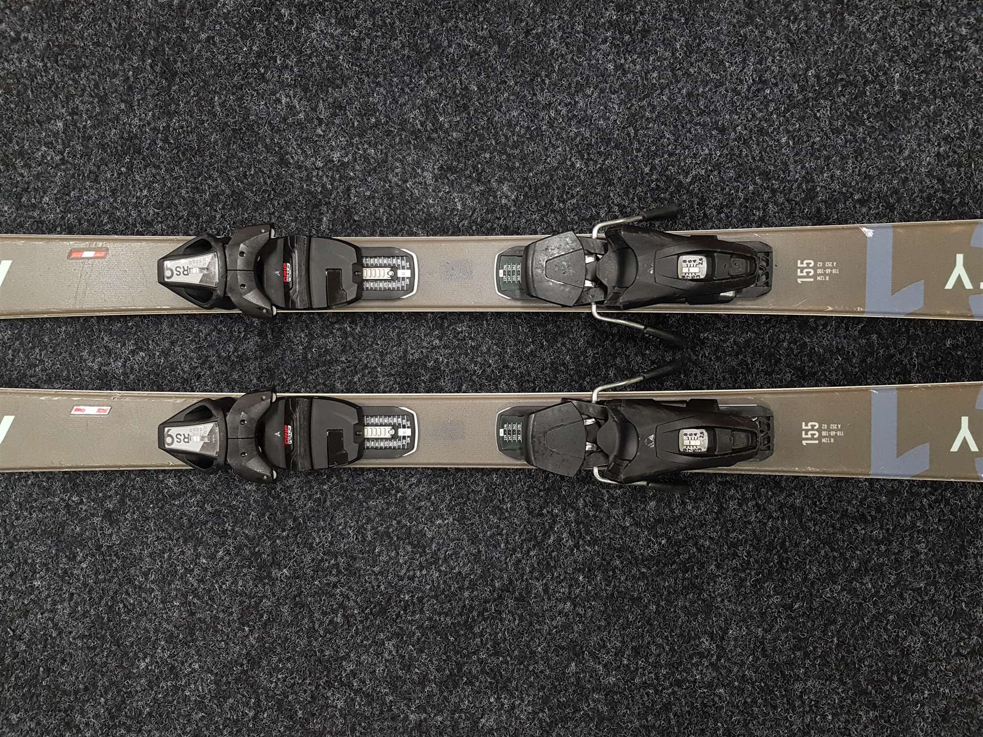 Použité lyže FISCHER Trinity + vázání Fischer RS 9