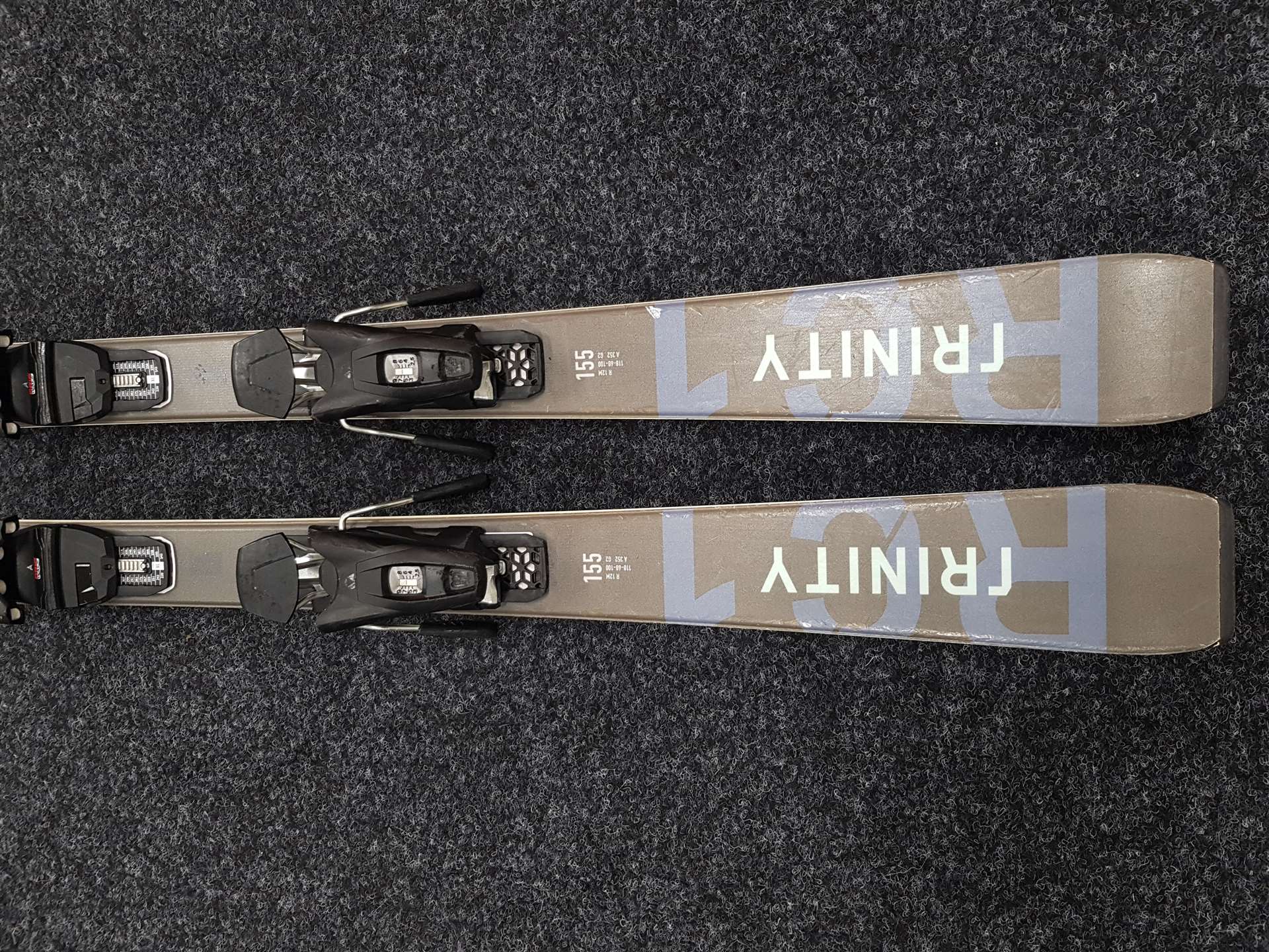 Použité lyže FISCHER Trinity + vázání Fischer RS 9