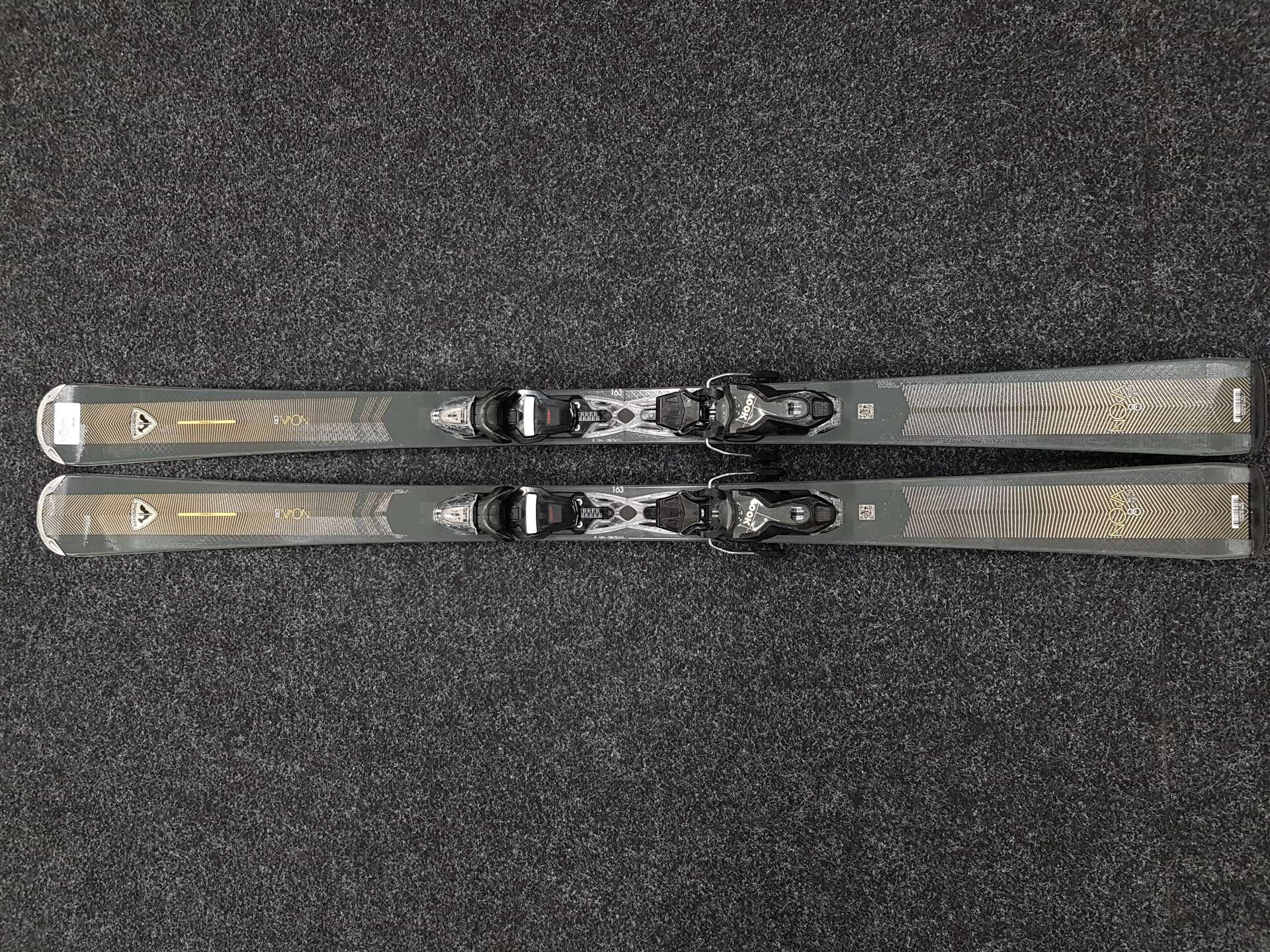 Skis ROSSIGNOL Nova 8 d'occasion + fixations Look Xpress 11