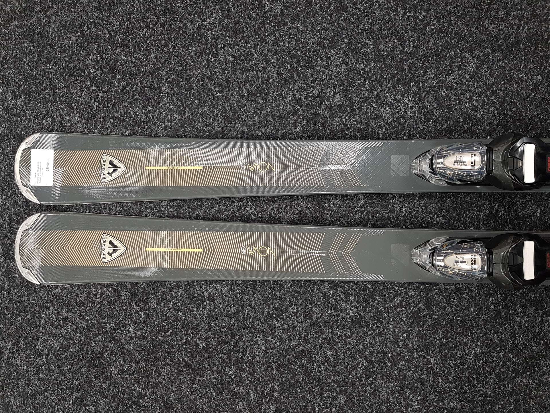 Skis ROSSIGNOL Nova 8 d'occasion + fixations Look Xpress 11