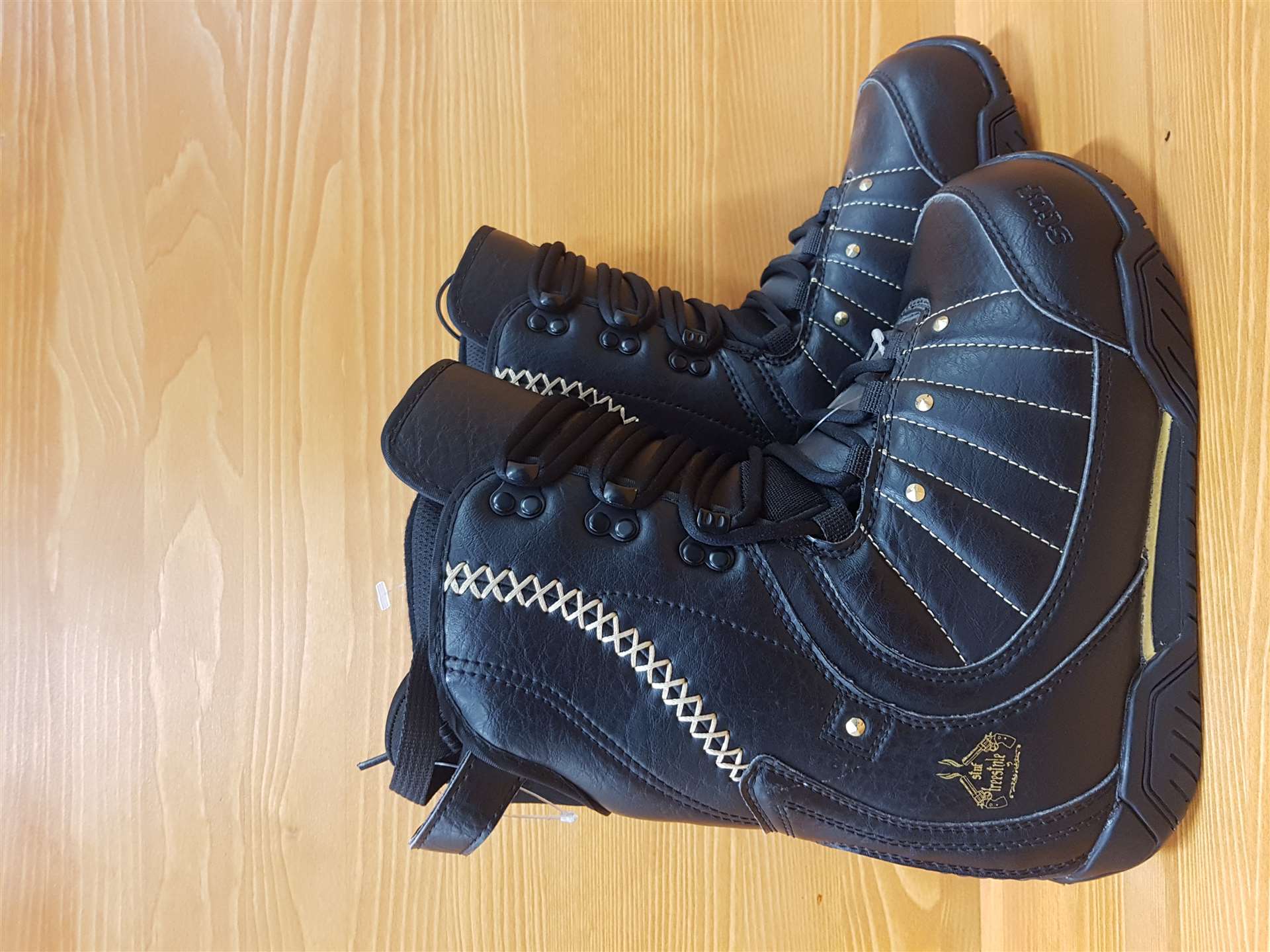 Použité snowboardové boty STUF Freestyle