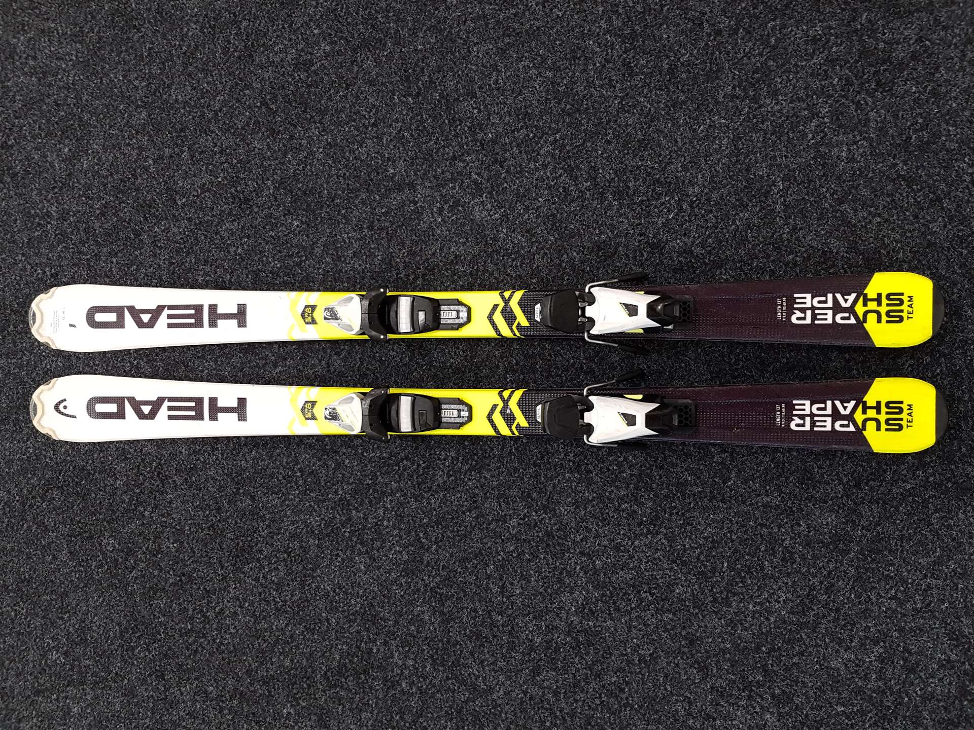 Použité lyže HEAD Super Shape ERA 2.0 + vázání Head SLR 7.5
