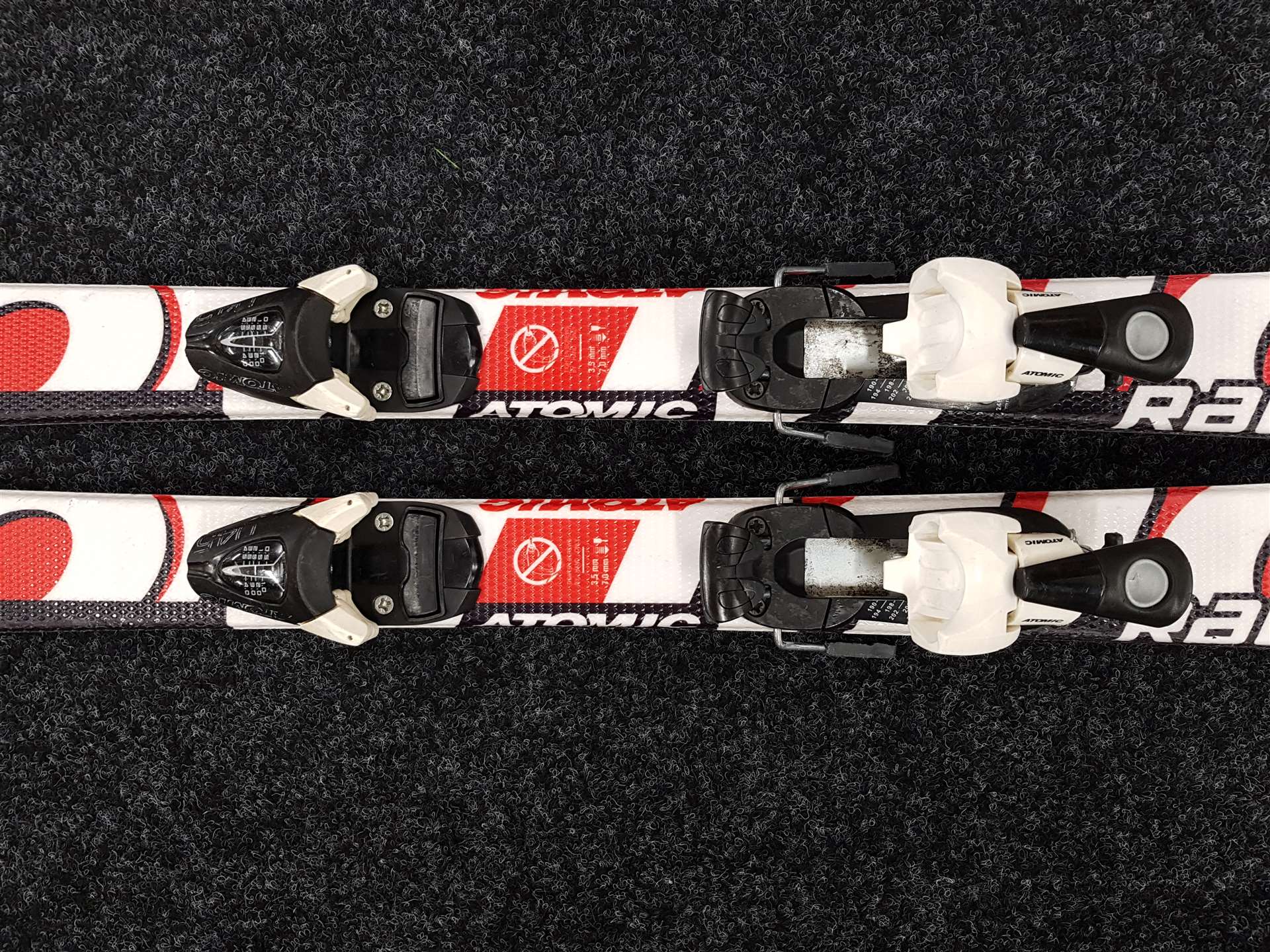 Použité lyže Atomic Race 7 + vázání Atomic Evox