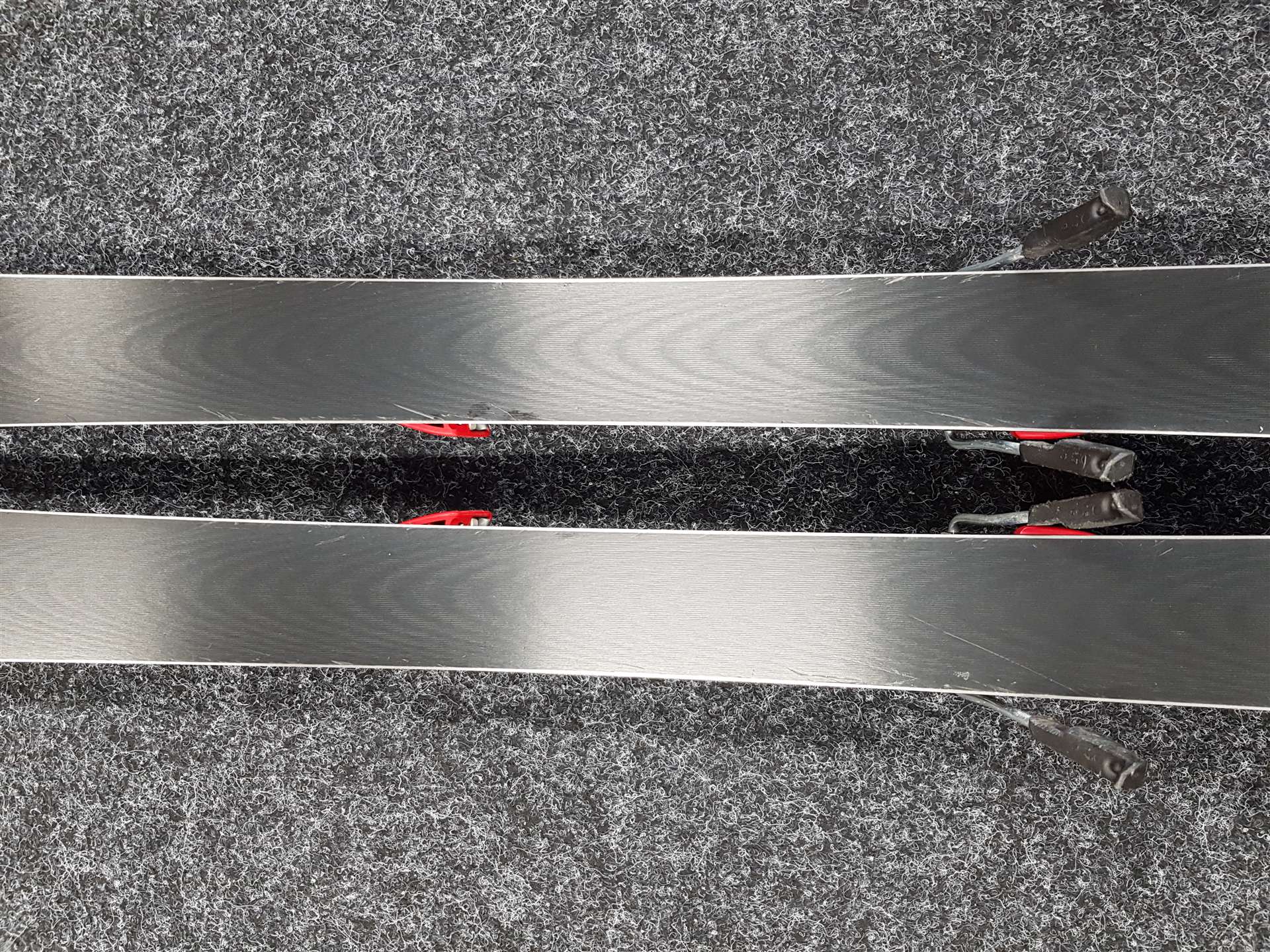Używane narty ATOMIC Redster J2 + wiązania Atomic L7