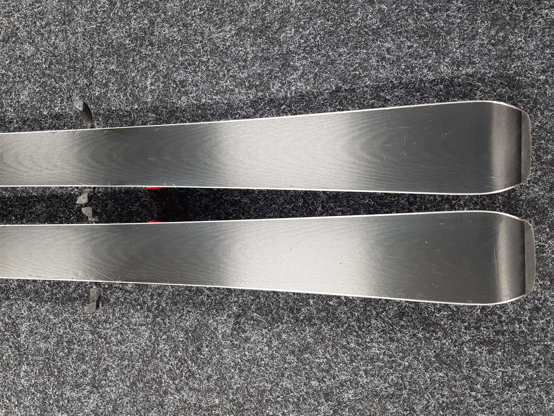 Używane narty ATOMIC Redster J2 + wiązania Atomic L7