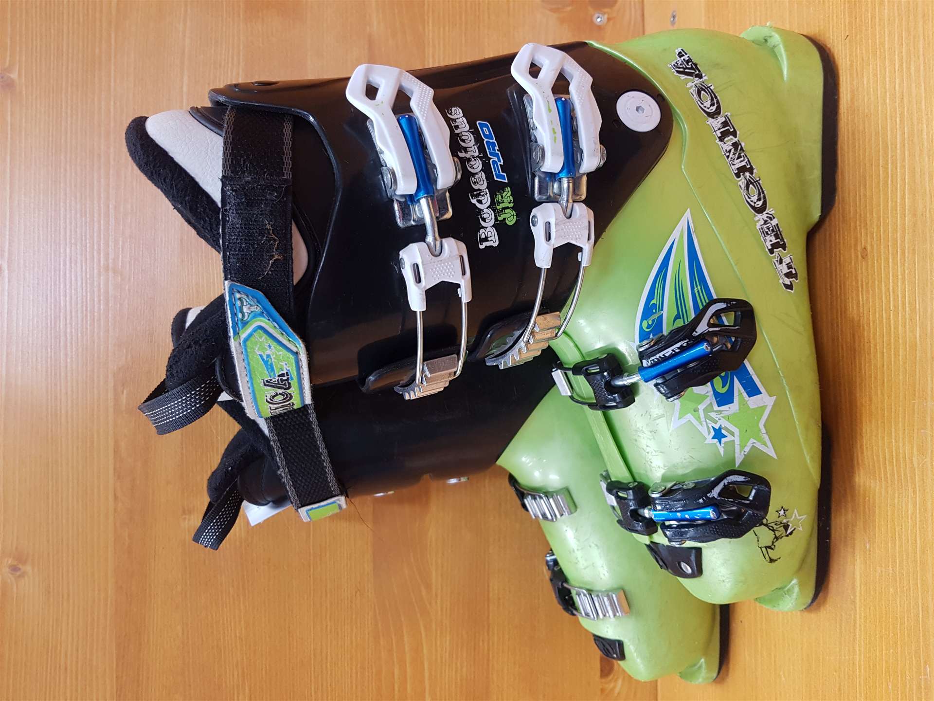 Použité lyžiarky TECNICA Bodacious JR Pro