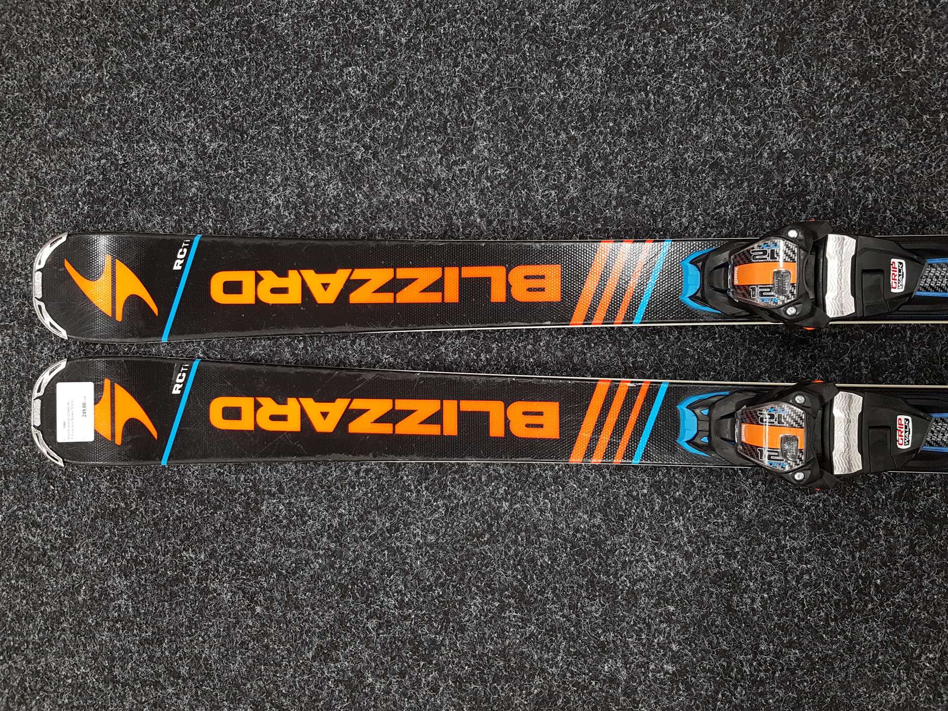 Schiuri BLIZZARD RC Ti folosite + legături Marker TCX 12