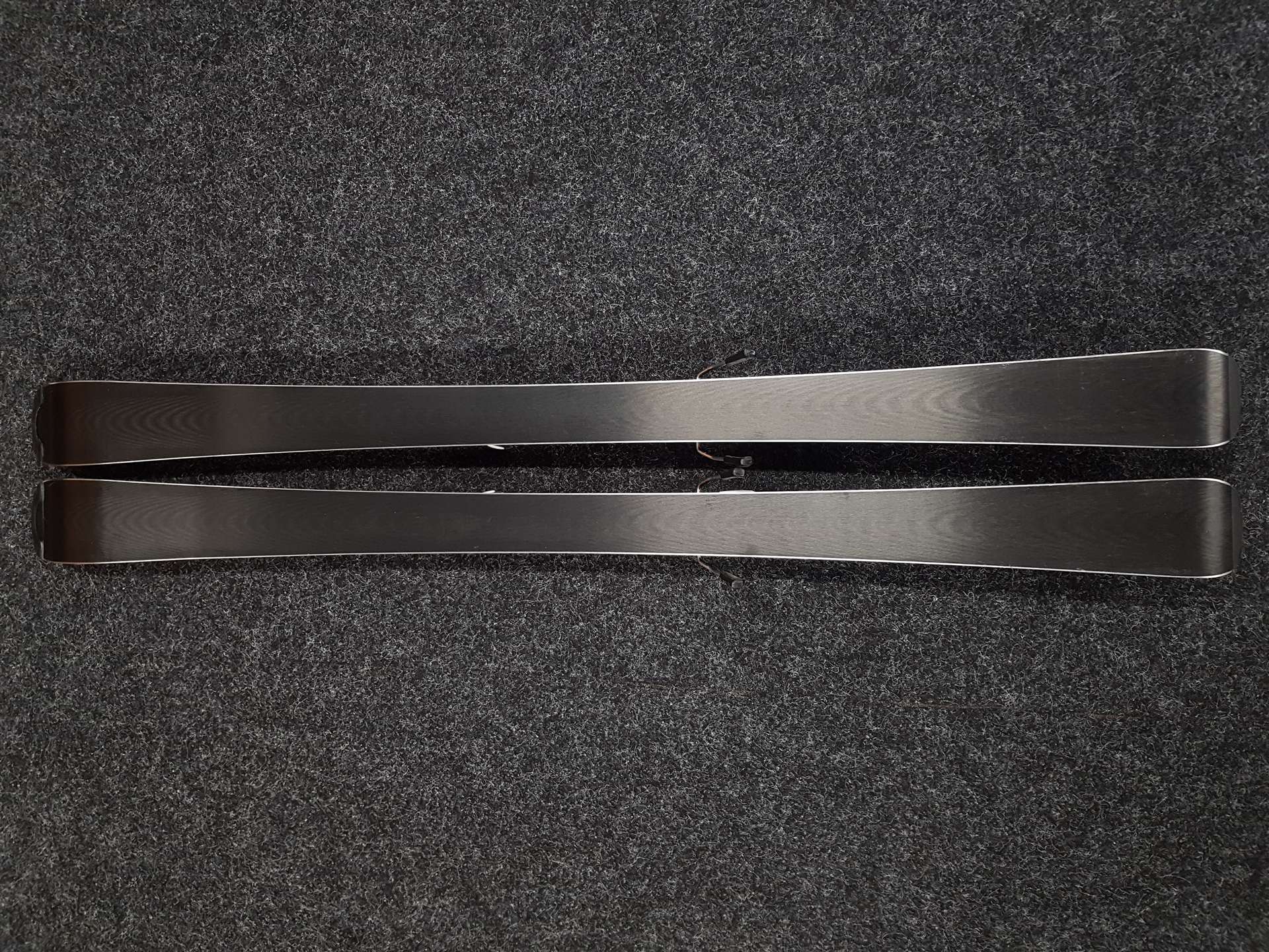 Použité lyže ROSSIGNOL Hero + viazanie Look Xpress 7