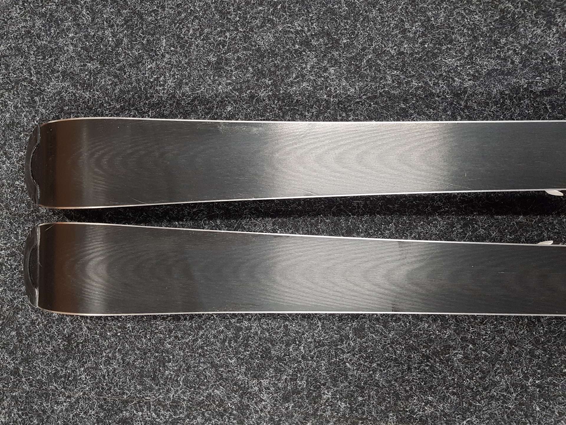 Použité lyže ROSSIGNOL Hero + viazanie Look Xpress 7