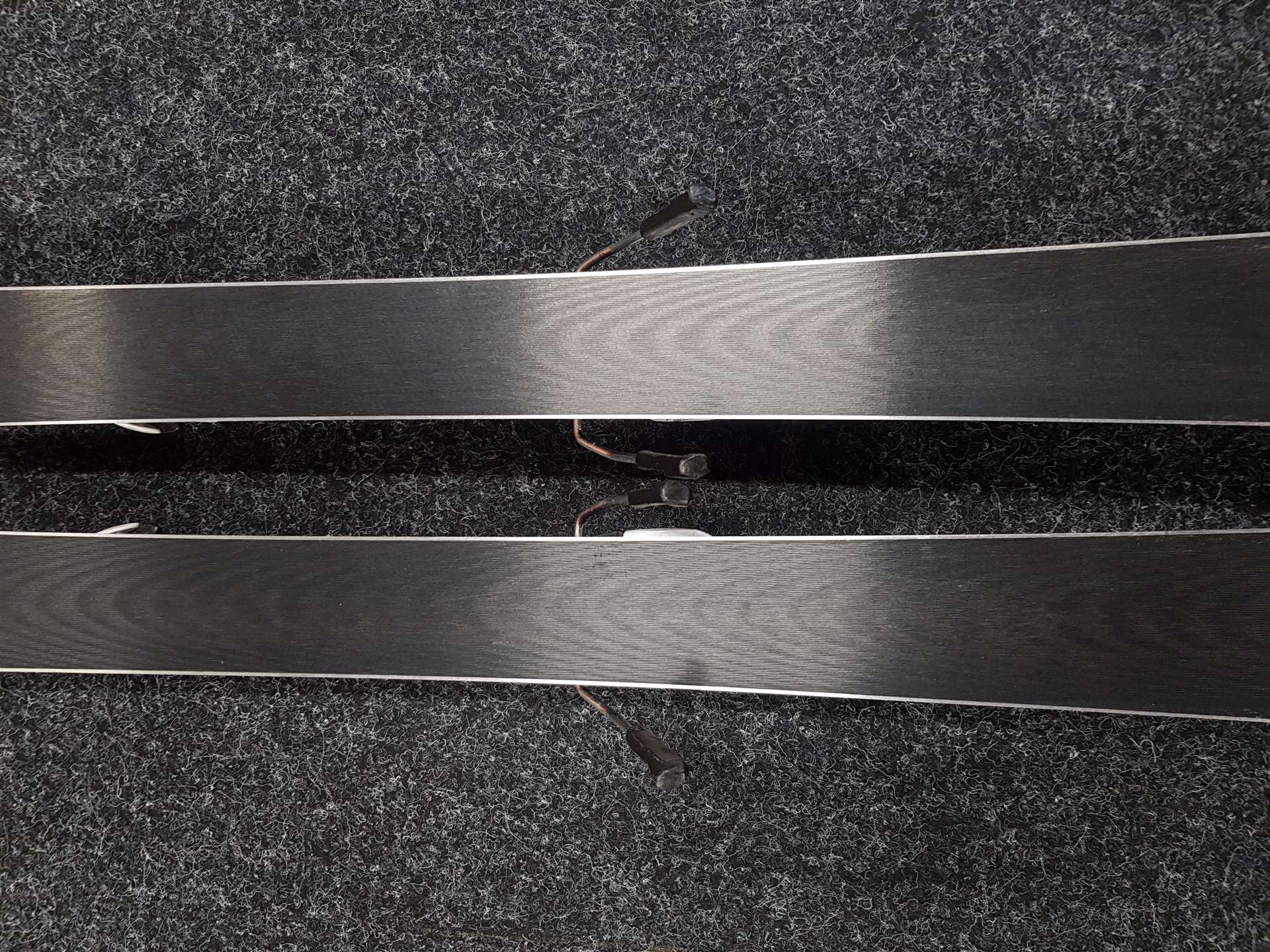 Použité lyže ROSSIGNOL Hero + viazanie Look Xpress 7