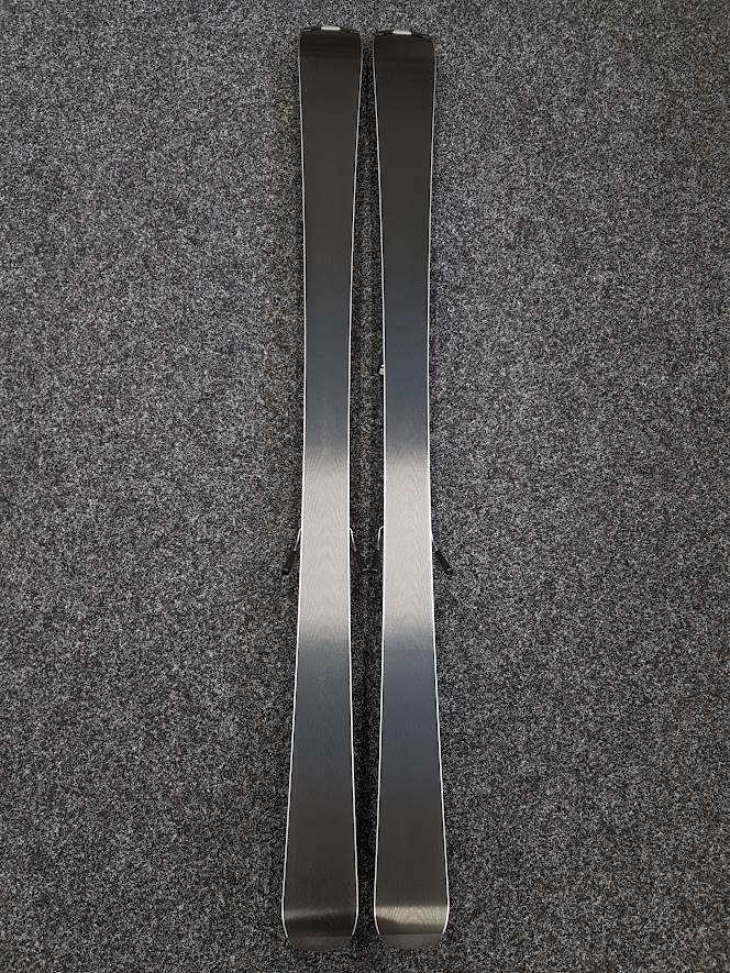 Gebrauchte ELAN Silver Magic Ski + Elan9 Bindungen