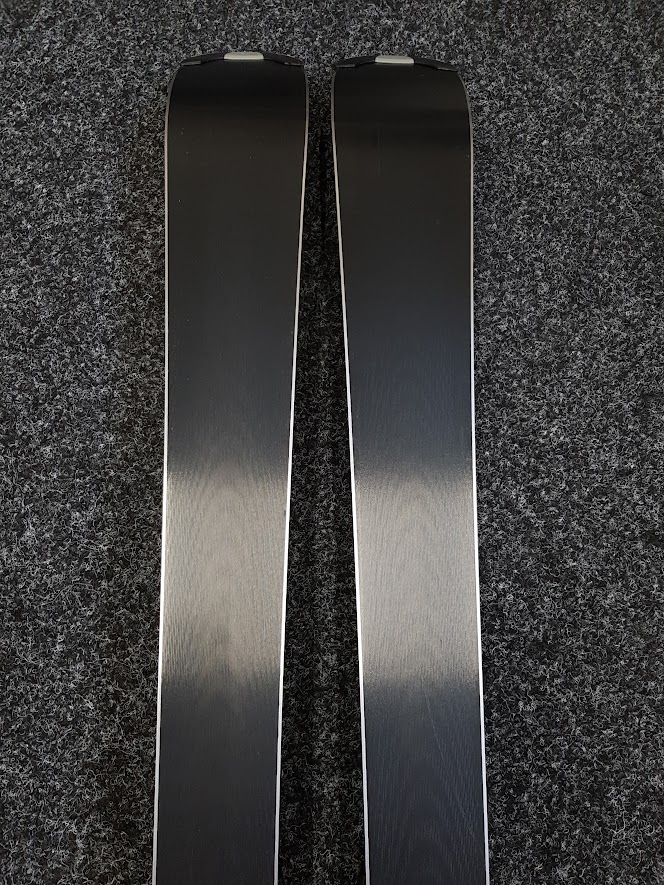 Gebrauchte ELAN Silver Magic Ski + Elan9 Bindungen