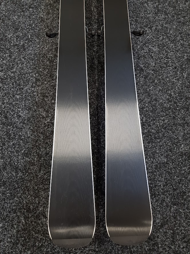 Gebrauchte ELAN Silver Magic Ski + Elan9 Bindungen