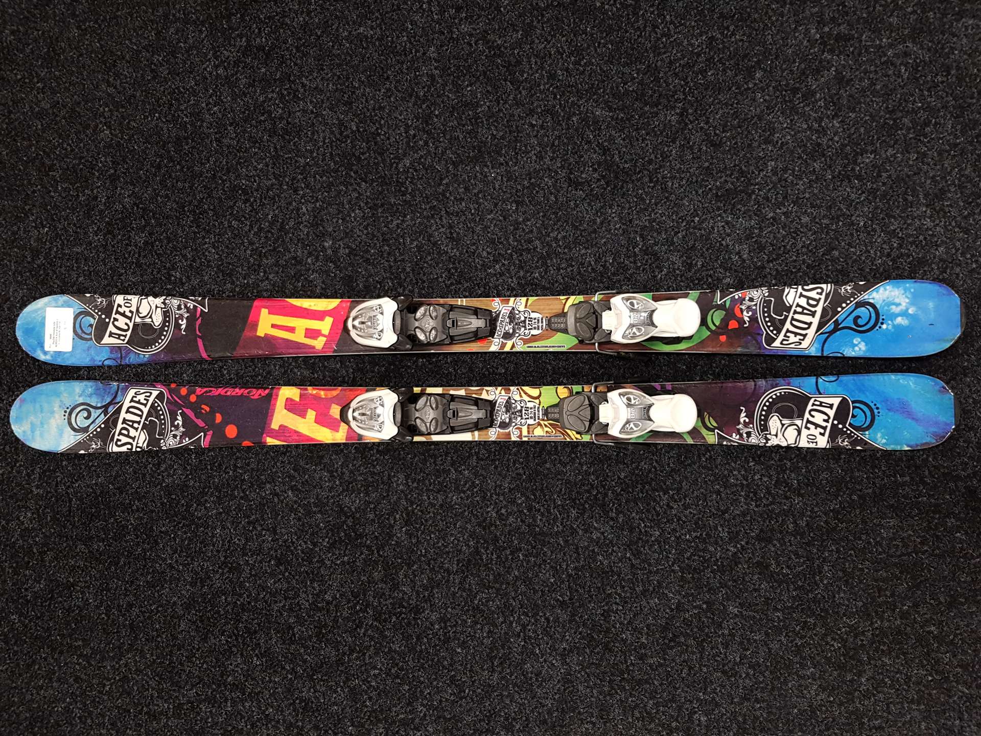Gebrauchte NORDICA Ace of Spades J Freestyle-Ski + Marker 7.0 Bindungen