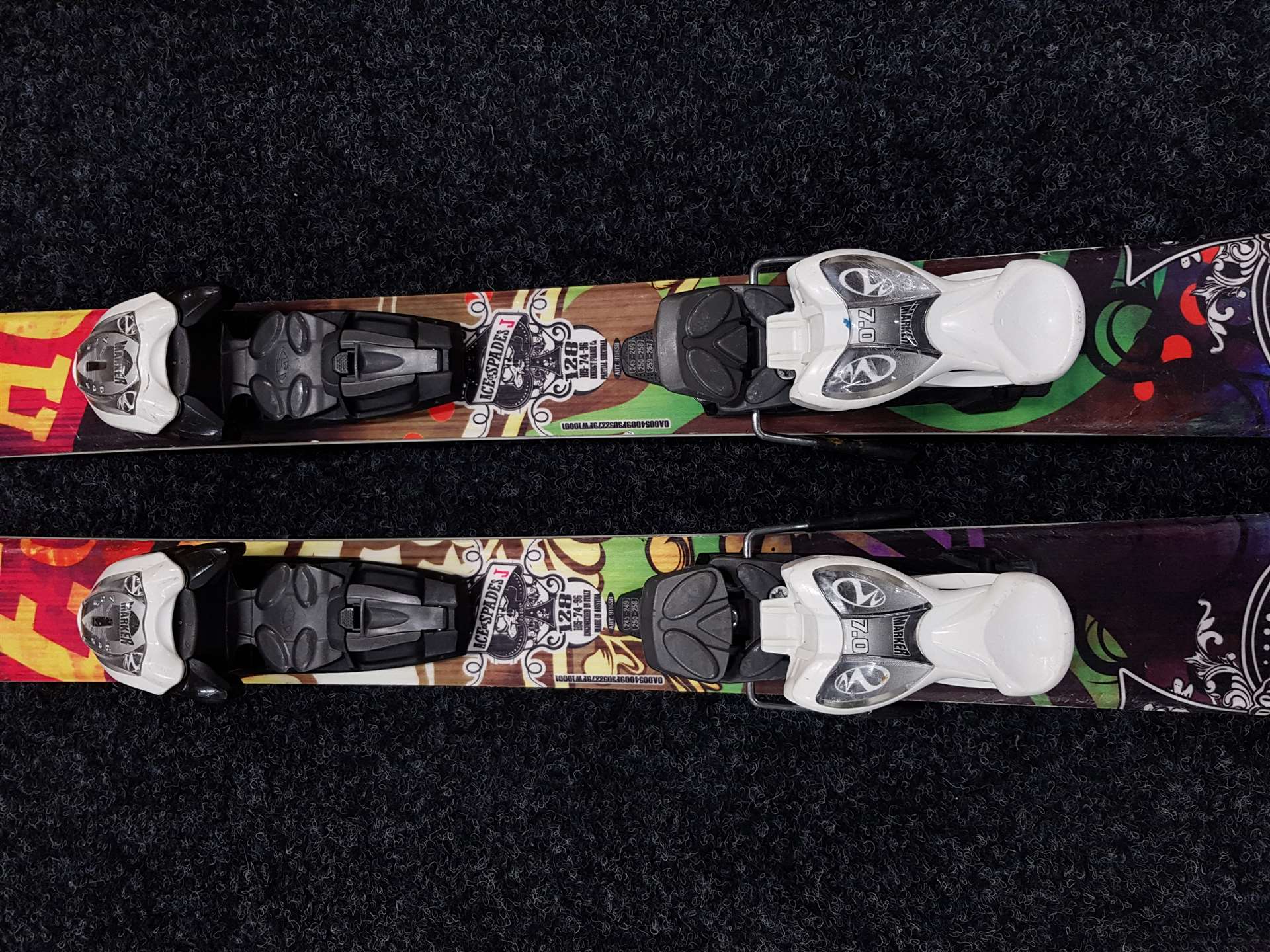 Gebrauchte NORDICA Ace of Spades J Freestyle-Ski + Marker 7.0 Bindungen