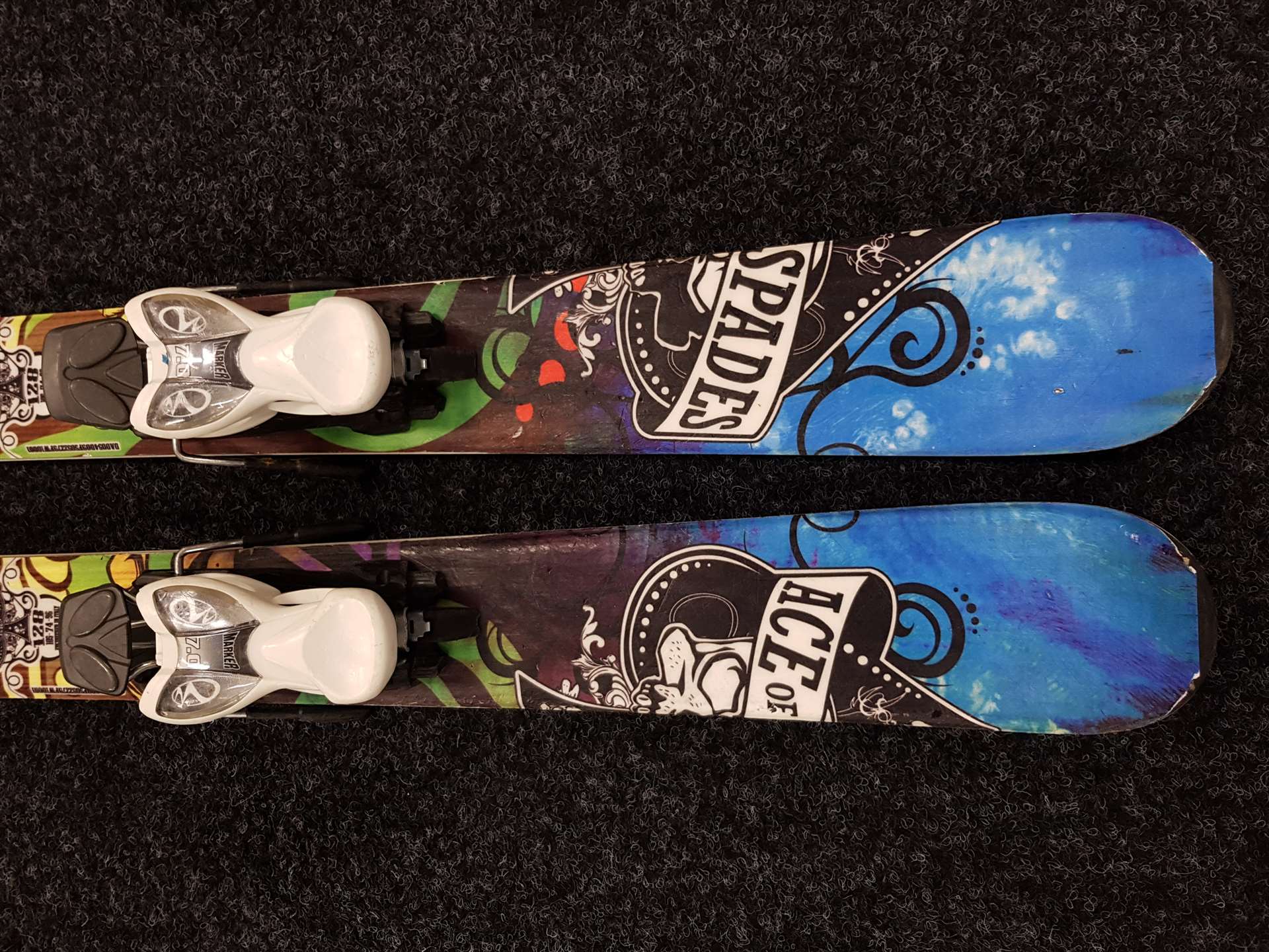 Gebrauchte NORDICA Ace of Spades J Freestyle-Ski + Marker 7.0 Bindungen