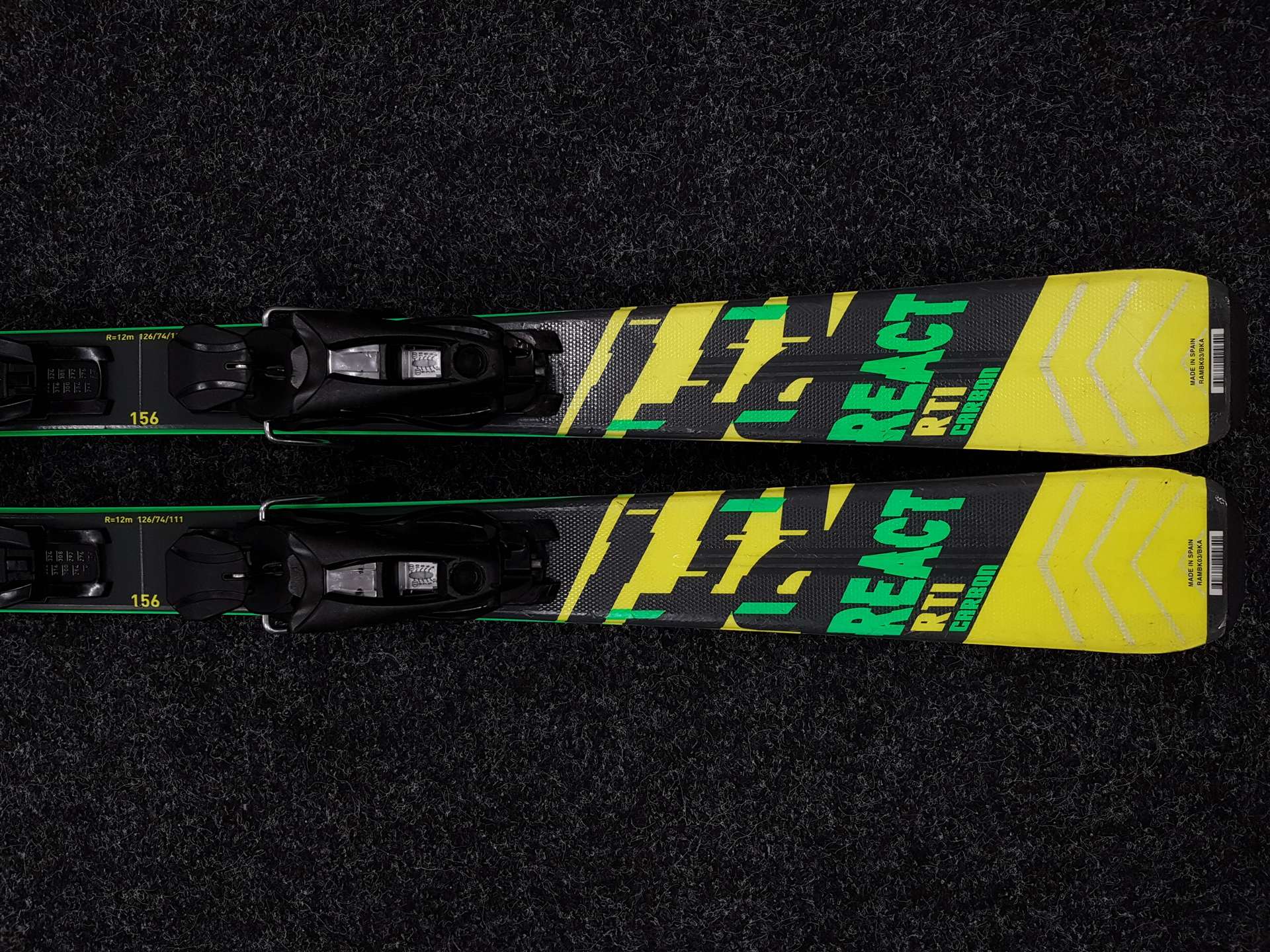 Použité lyže ROSSIGNOL React RTI Carbon + vázání Look NX 12