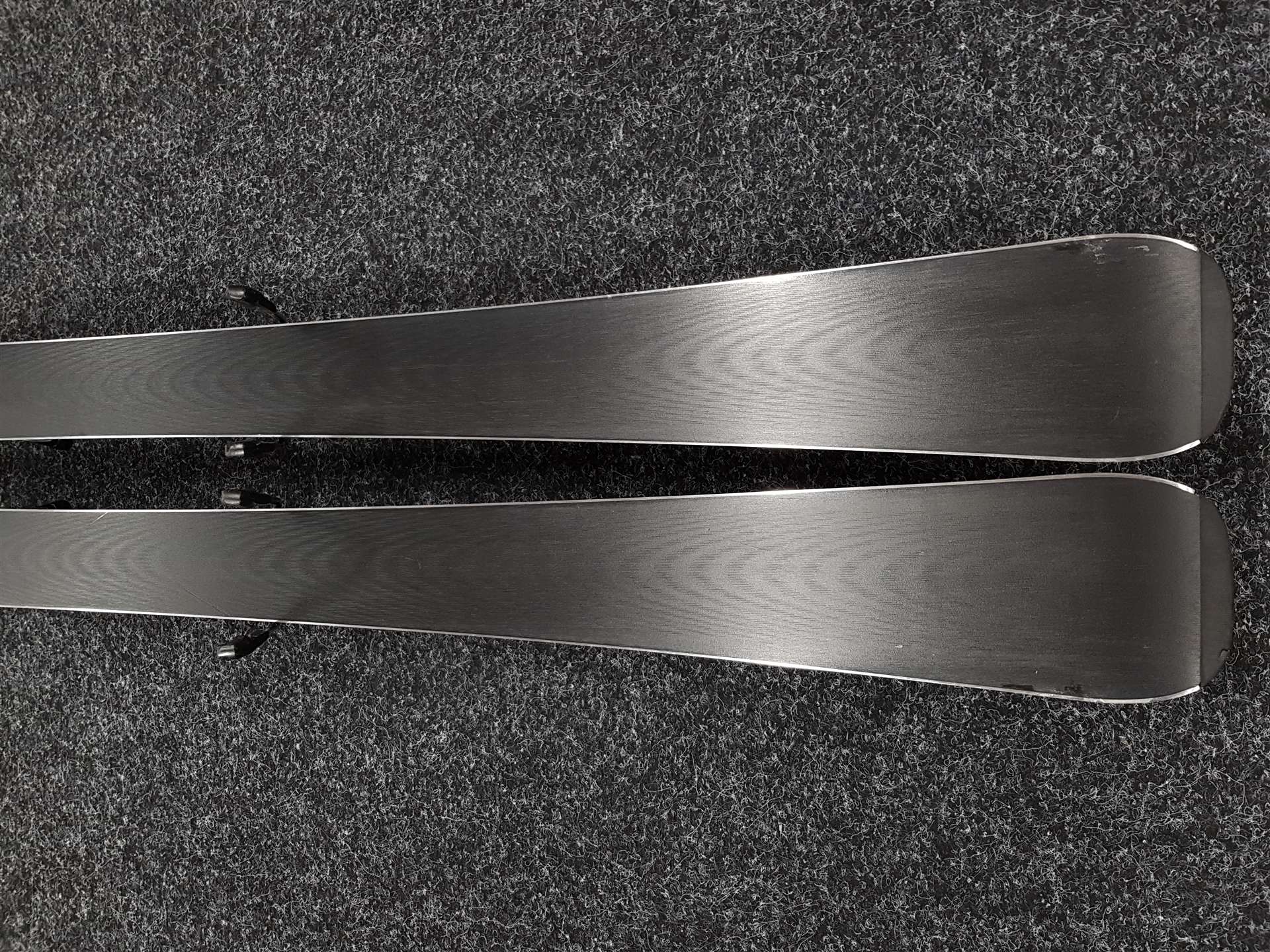 Použité lyže ROSSIGNOL React RTI Carbon + vázání Look NX 12