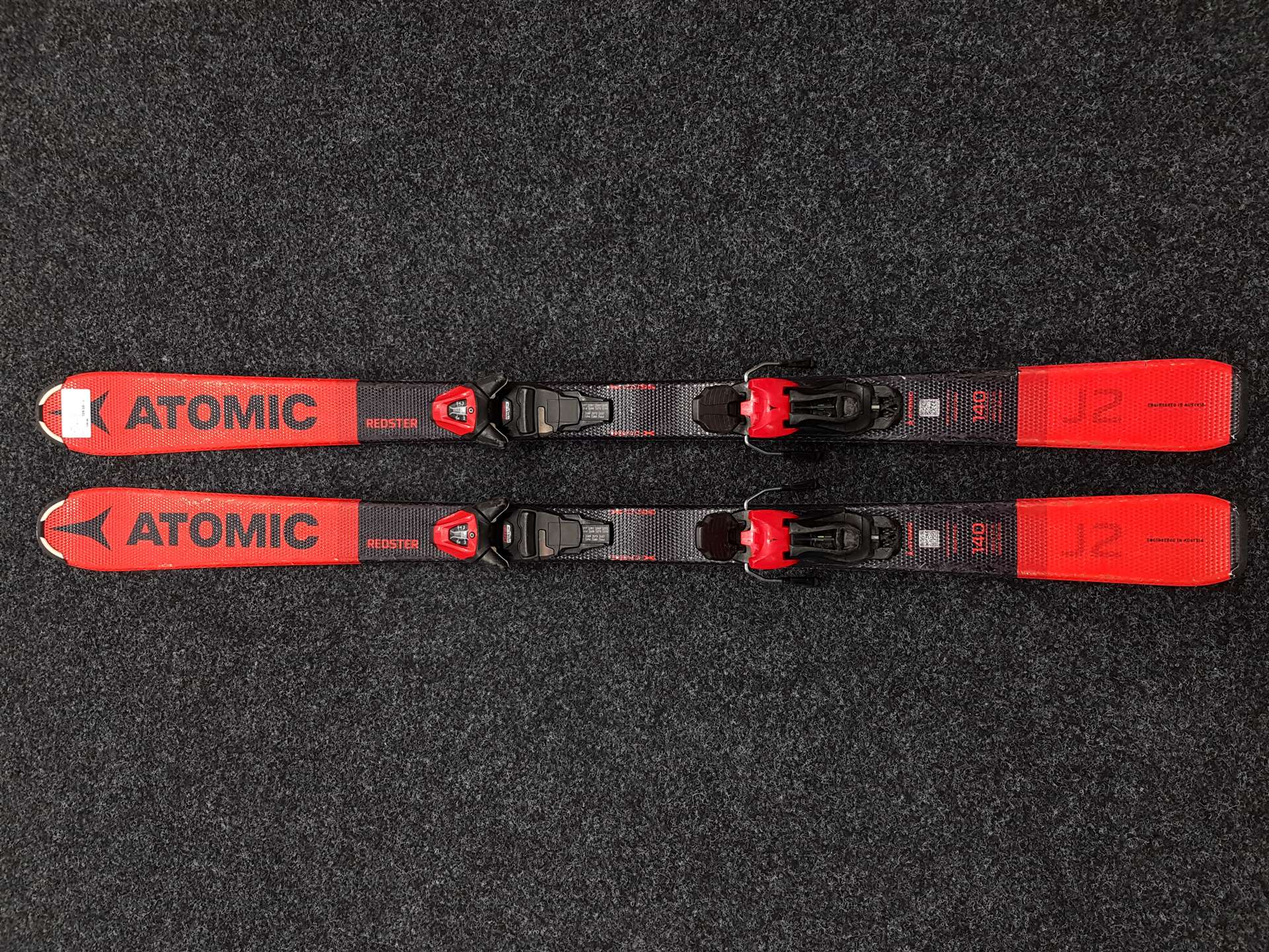 Použité lyže ATOMIC Redster Bend-x + vázání Atomic 5,5