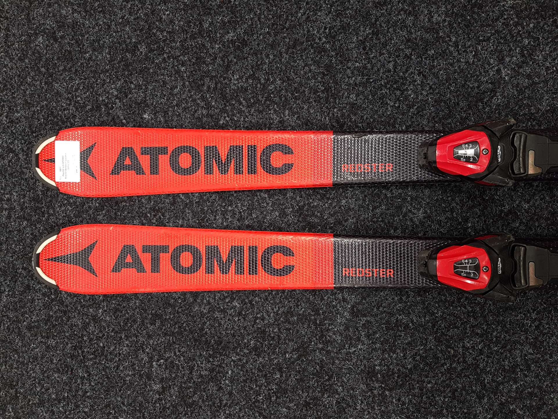 Použité lyže ATOMIC Redster Bend-x + viazanie Atomic 5,5