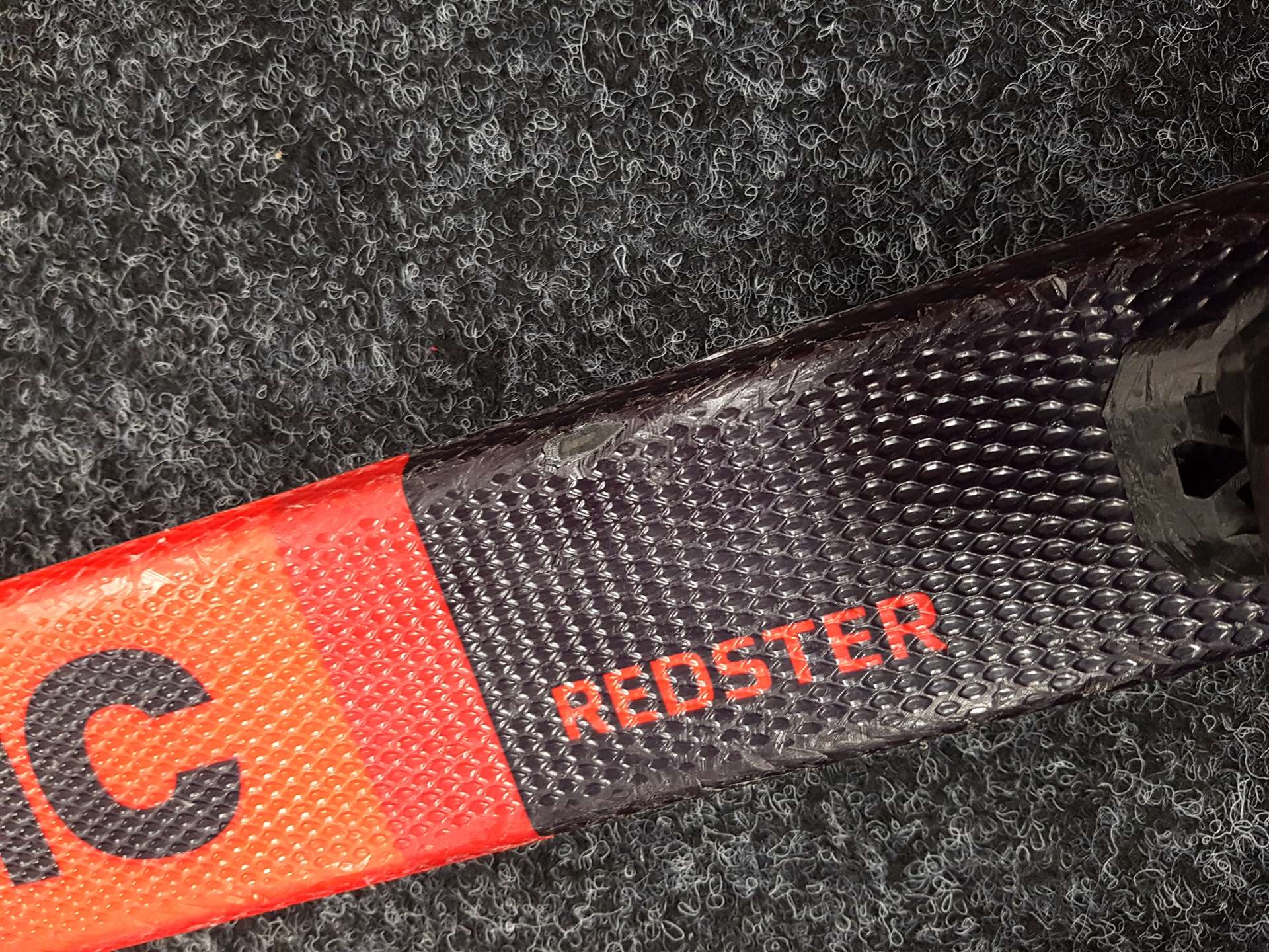 Použité lyže ATOMIC Redster Bend-x + viazanie Atomic 5,5