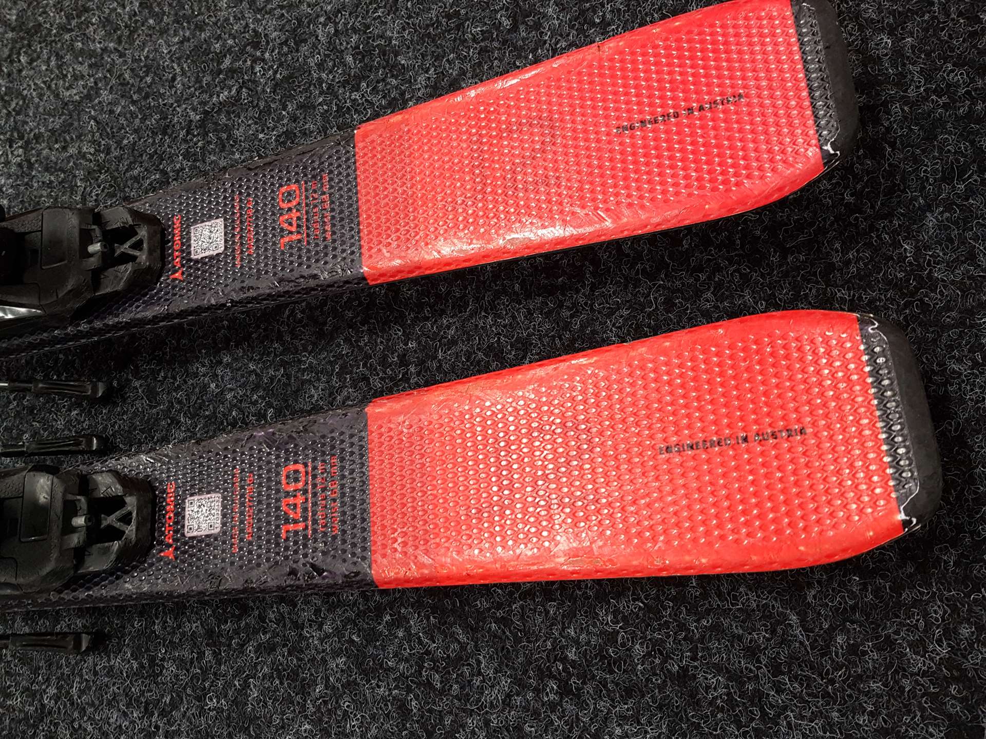 Použité lyže ATOMIC Redster Bend-x + viazanie Atomic 5,5