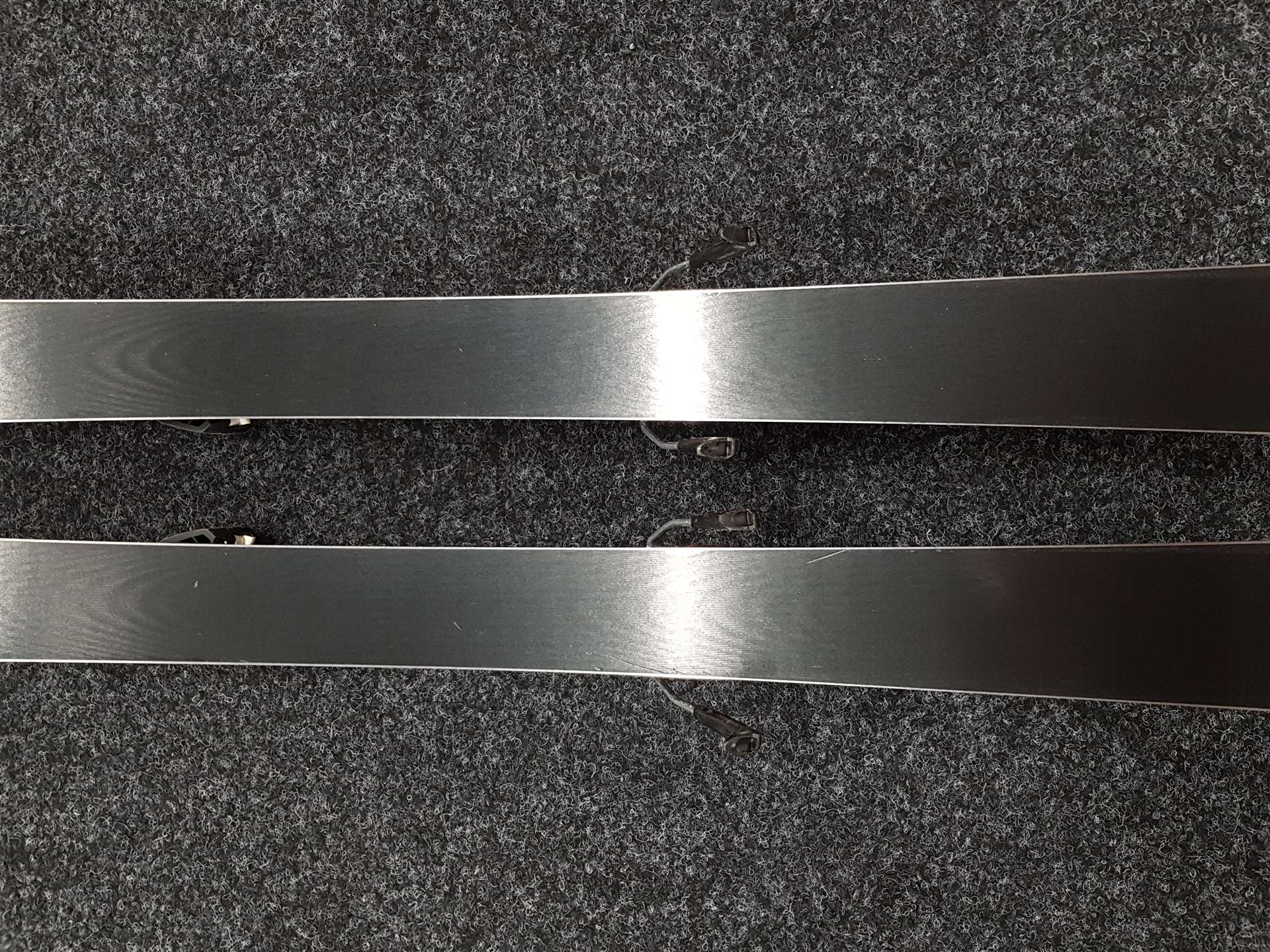 Použité lyže ATOMIC Redster Bend-x + viazanie Atomic 5,5