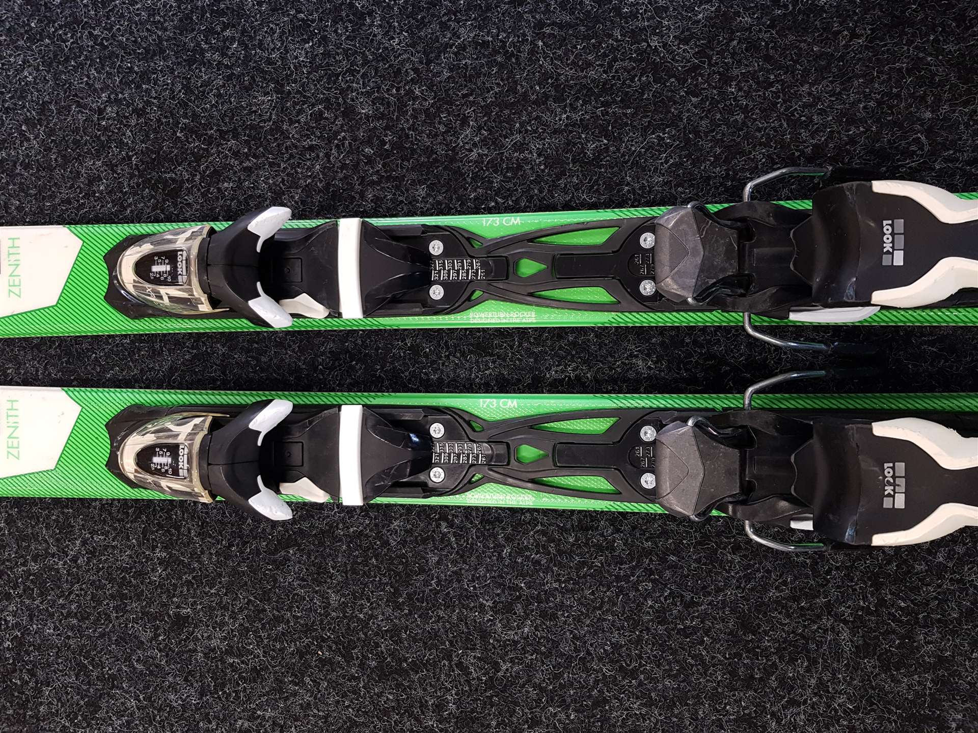 Použité lyže ROSSIGNOL Zenith  + viazanie Look Xpress 10