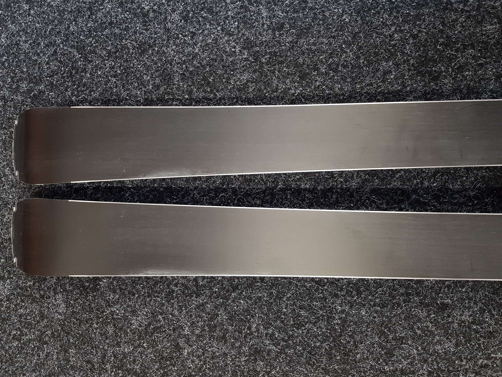 Použité lyže ROSSIGNOL Zenith  + viazanie Look Xpress 10