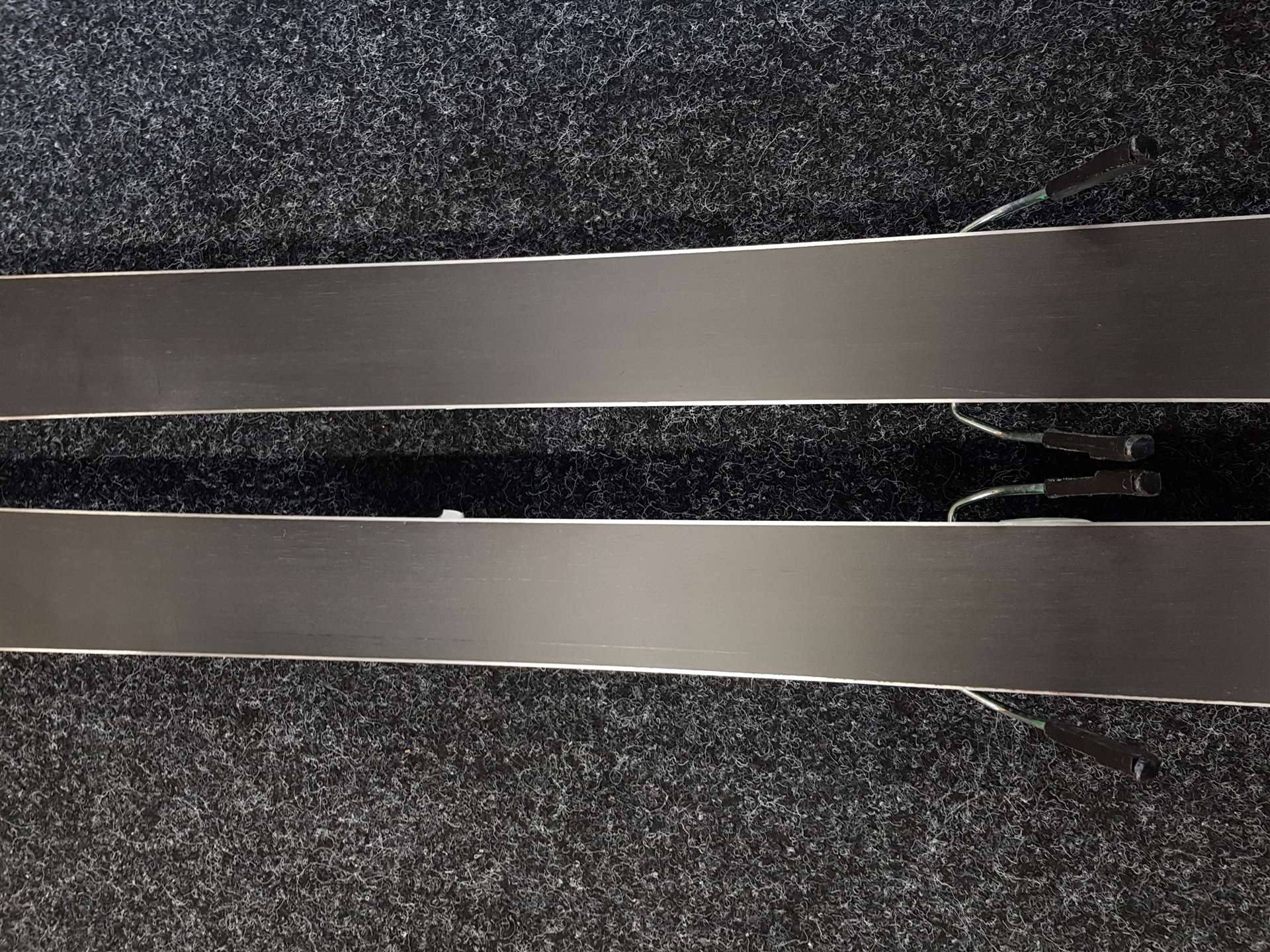 Použité lyže ROSSIGNOL Zenith  + viazanie Look Xpress 10