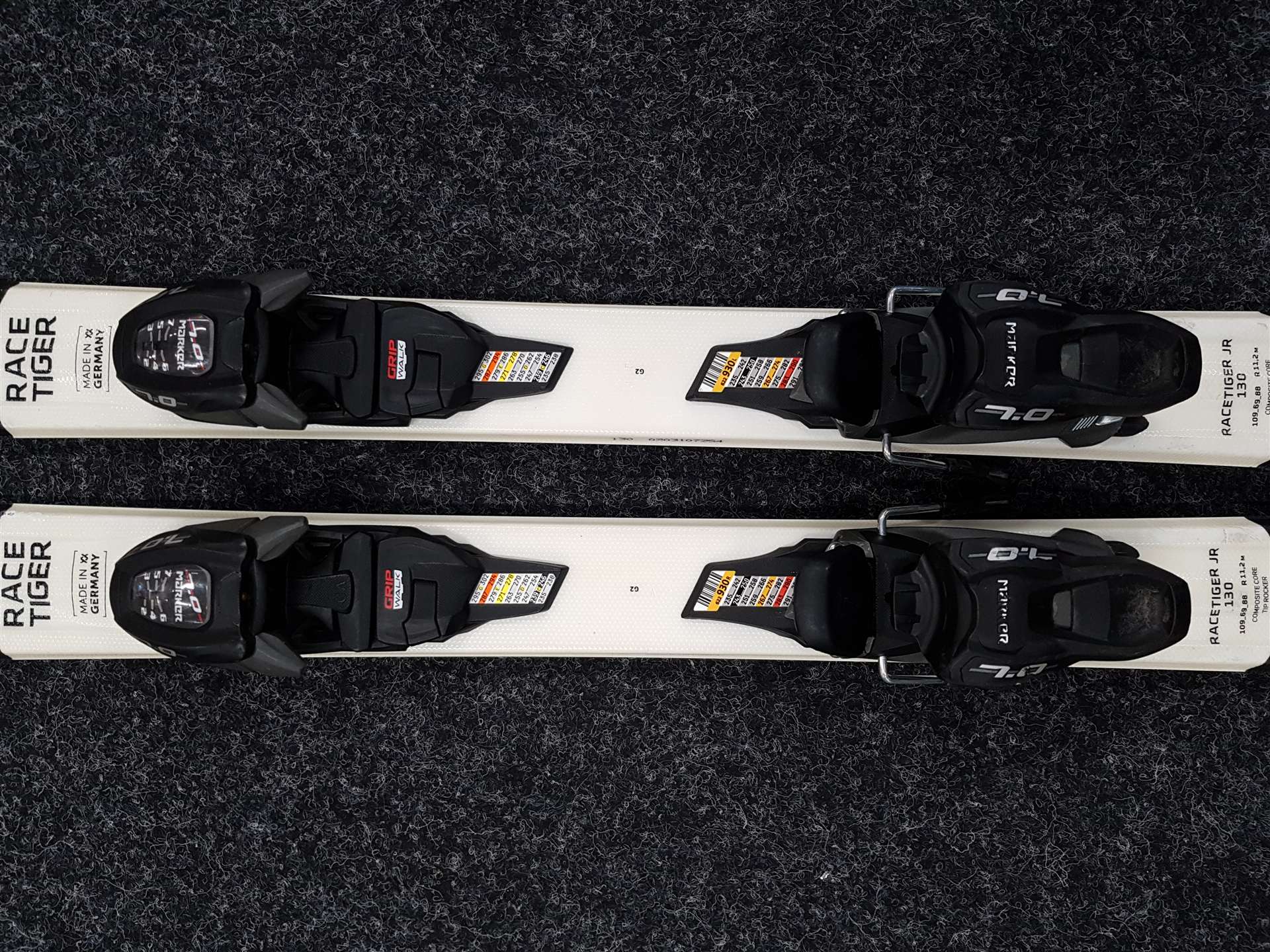 Gebrauchte Kinderski VÖLKL Racetiger JR + Bindungen Marker 7.0