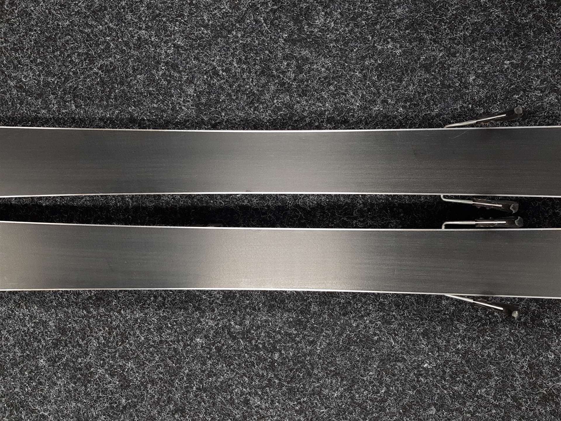 Gebrauchte Kinderski VÖLKL Racetiger JR + Bindungen Marker 7.0