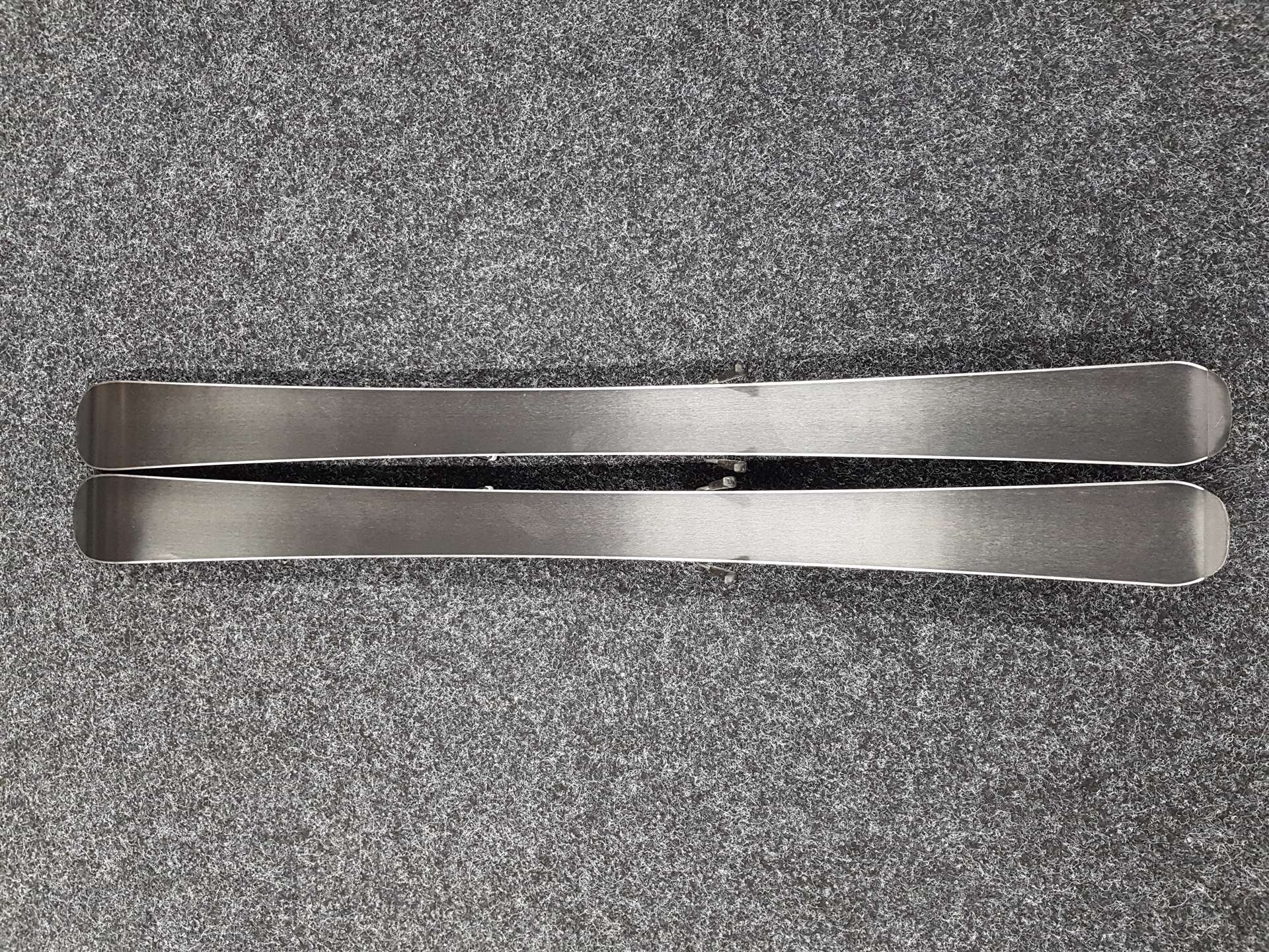 Gebrauchte Kinderski ELAN Hyper Flow + Fischer FJ 4 Bindungen