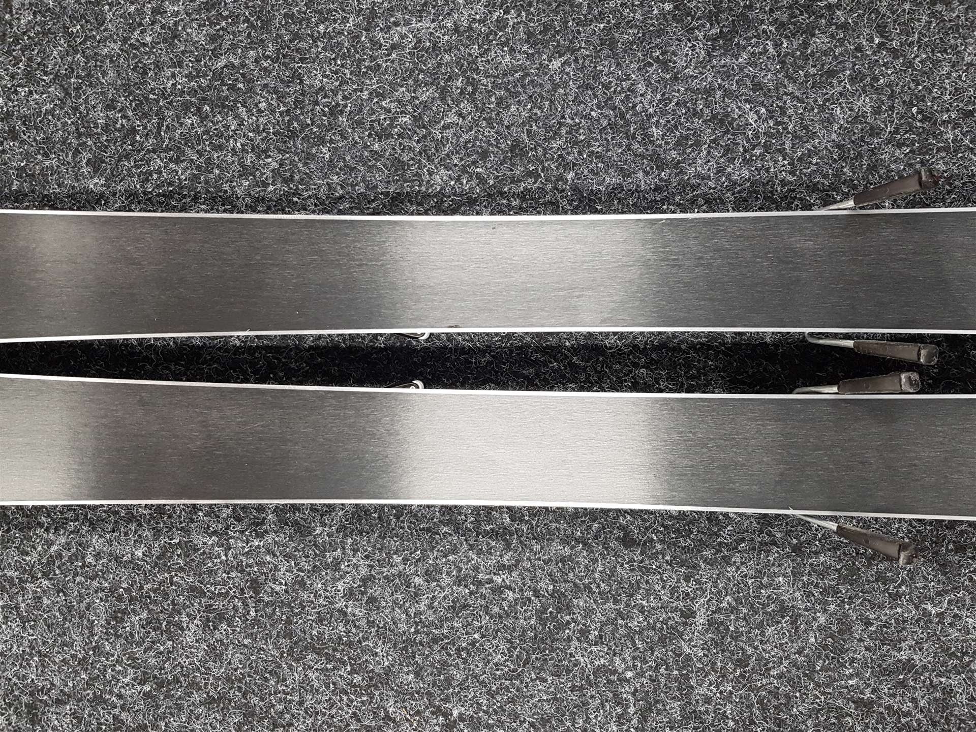 Gebrauchte Kinderski ELAN Hyper Flow + Fischer FJ 4 Bindungen